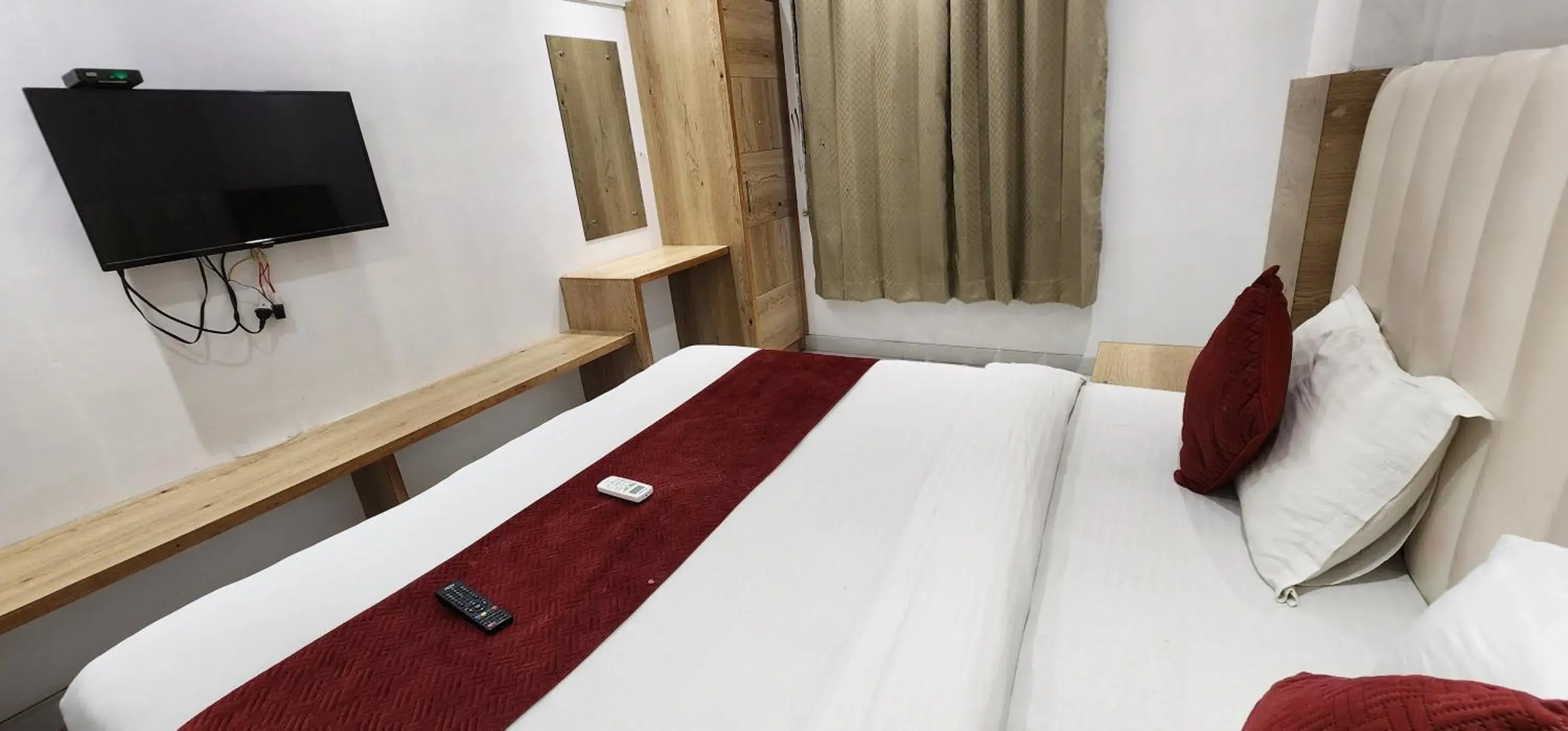 Bed in Hotel Shree Sai Dham Bed in Hotel Shree Sai Dham