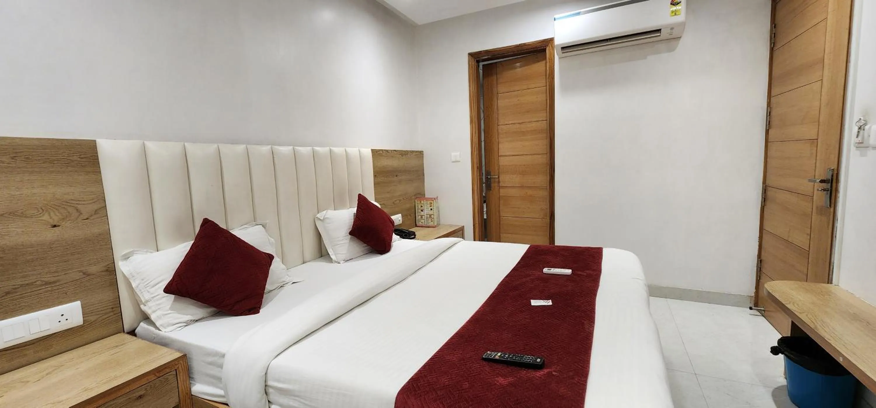 Bed in Hotel Shree Sai Dham