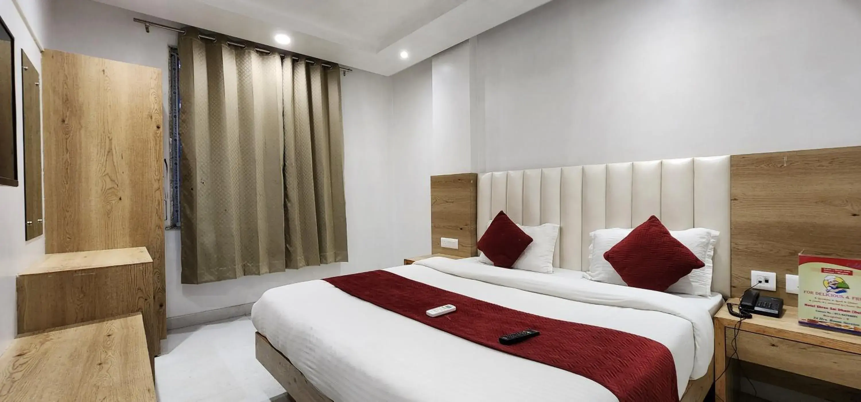 Bed in Hotel Shree Sai Dham Bed in Hotel Shree Sai Dham