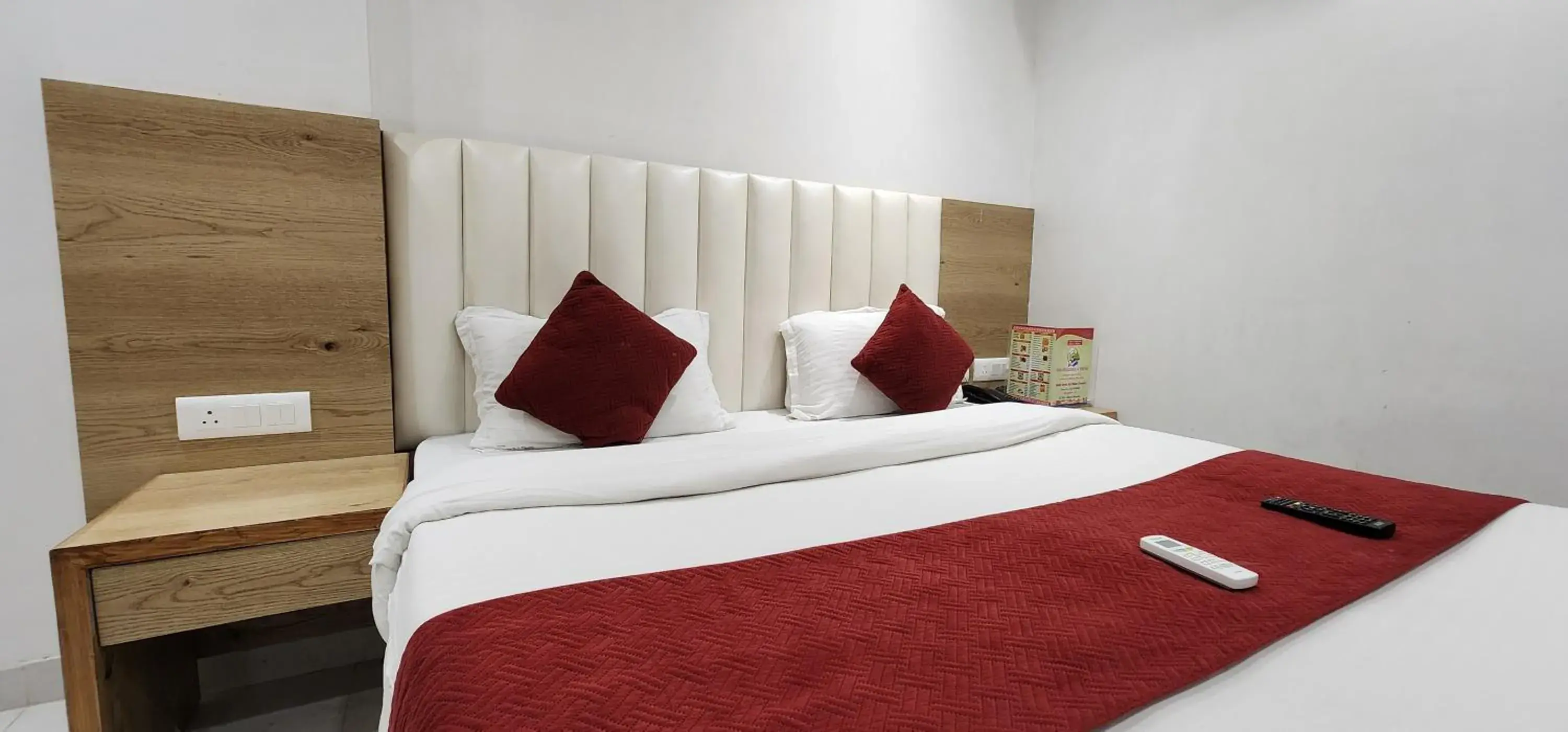 Bed in Hotel Shree Sai Dham Bed in Hotel Shree Sai Dham