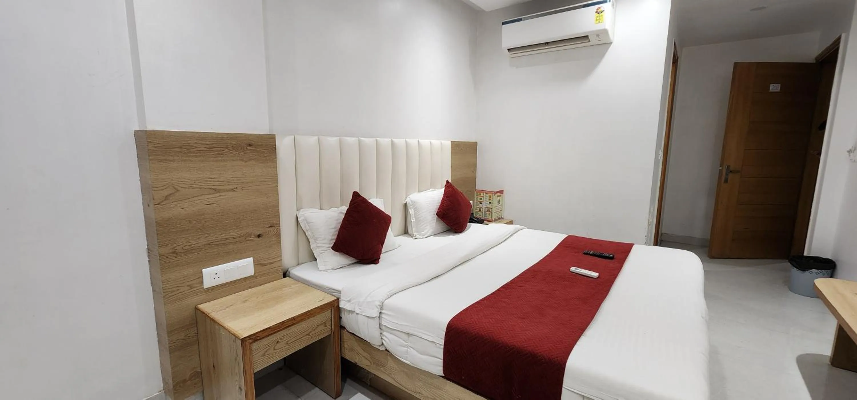 Bed in Hotel Shree Sai Dham