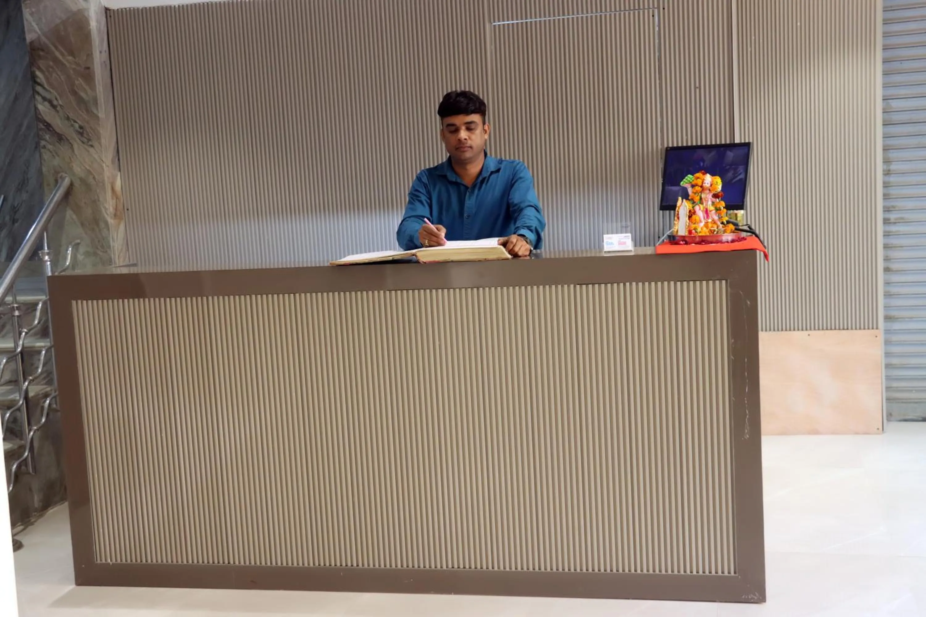 Staff in Hotel Gush At New Delhi Railway Station