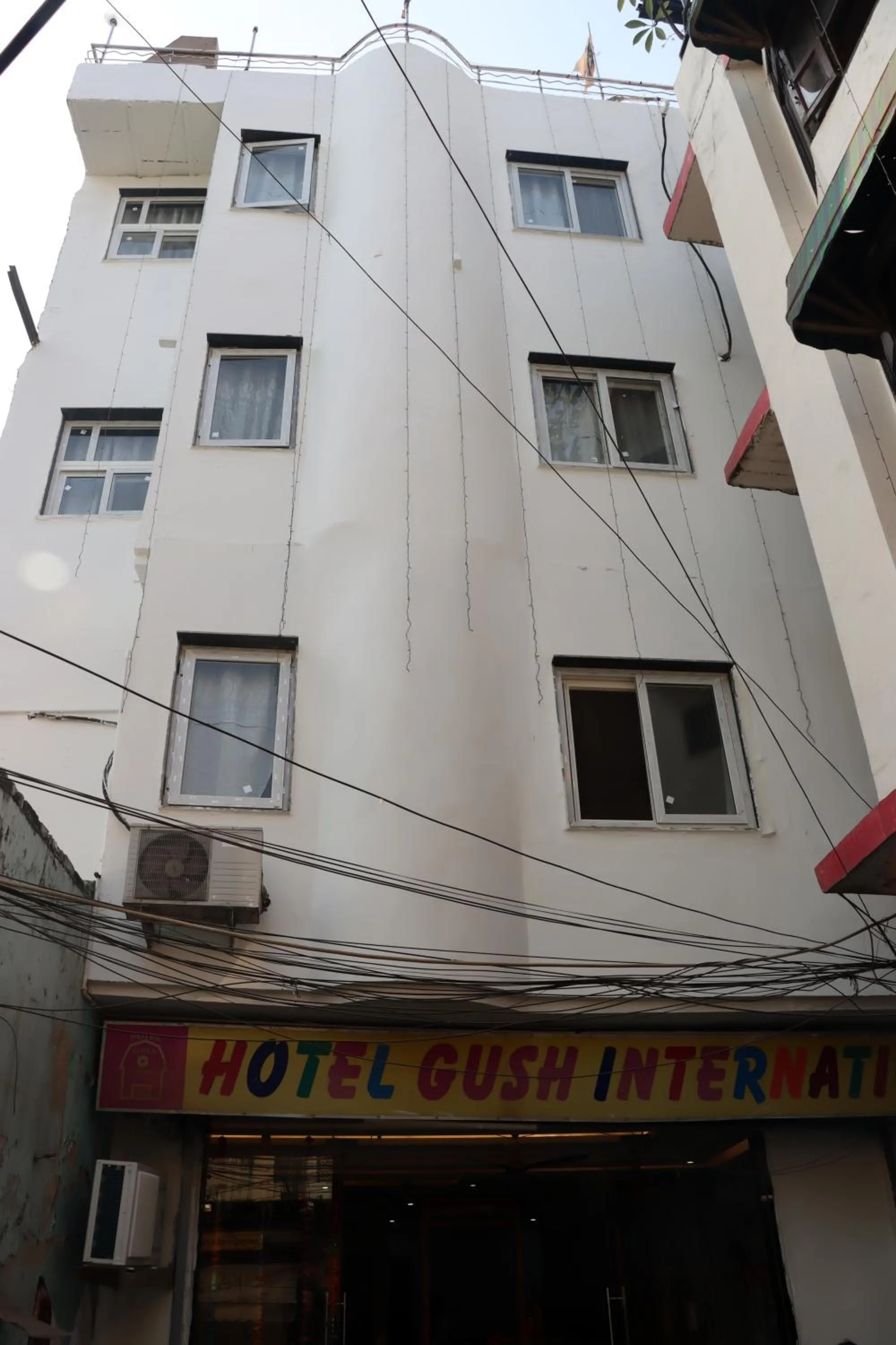 Property building in Hotel Gush At New Delhi Railway Station