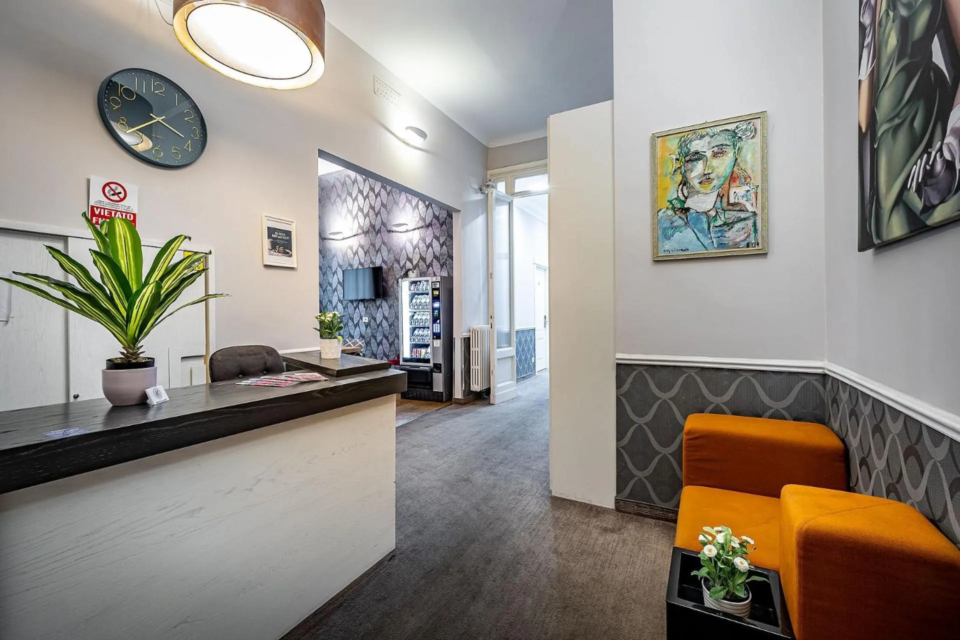 Facade/entrance in Antico Centro Suite