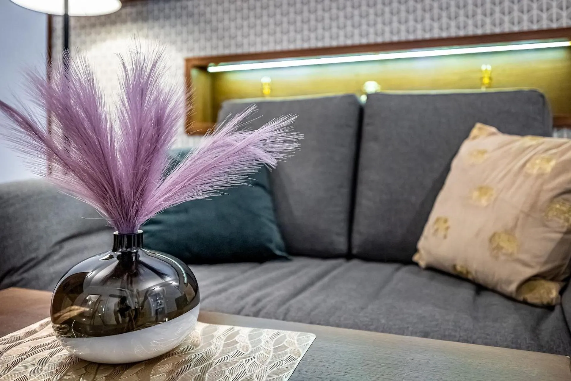 Decorative detail in Antico Centro Suite