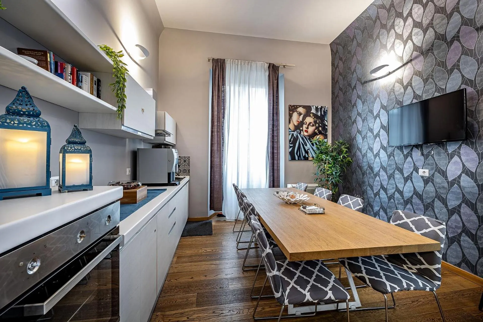 Seating area in Antico Centro Suite