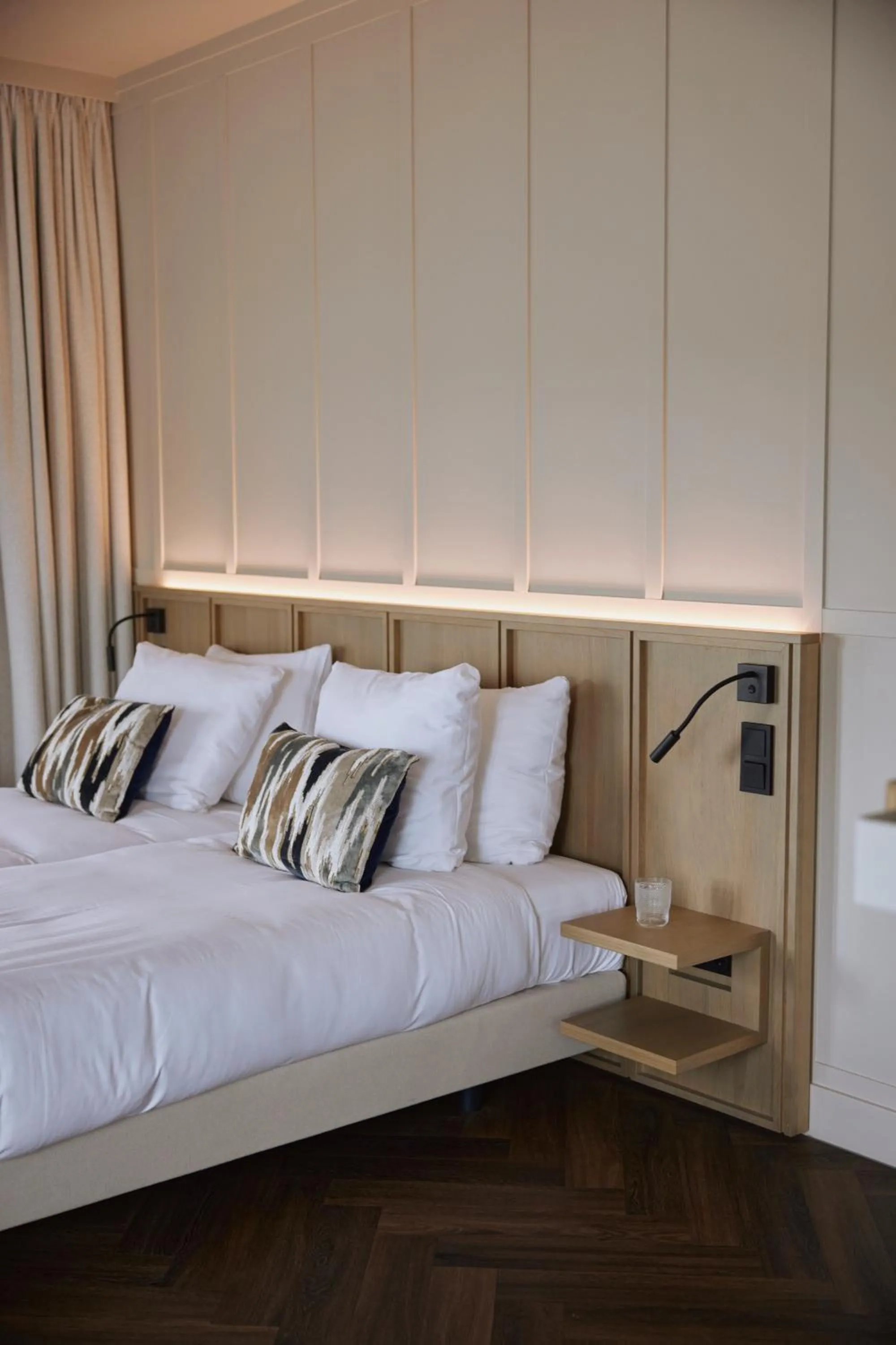 Bedroom, Bed in Hotel Oostergoo