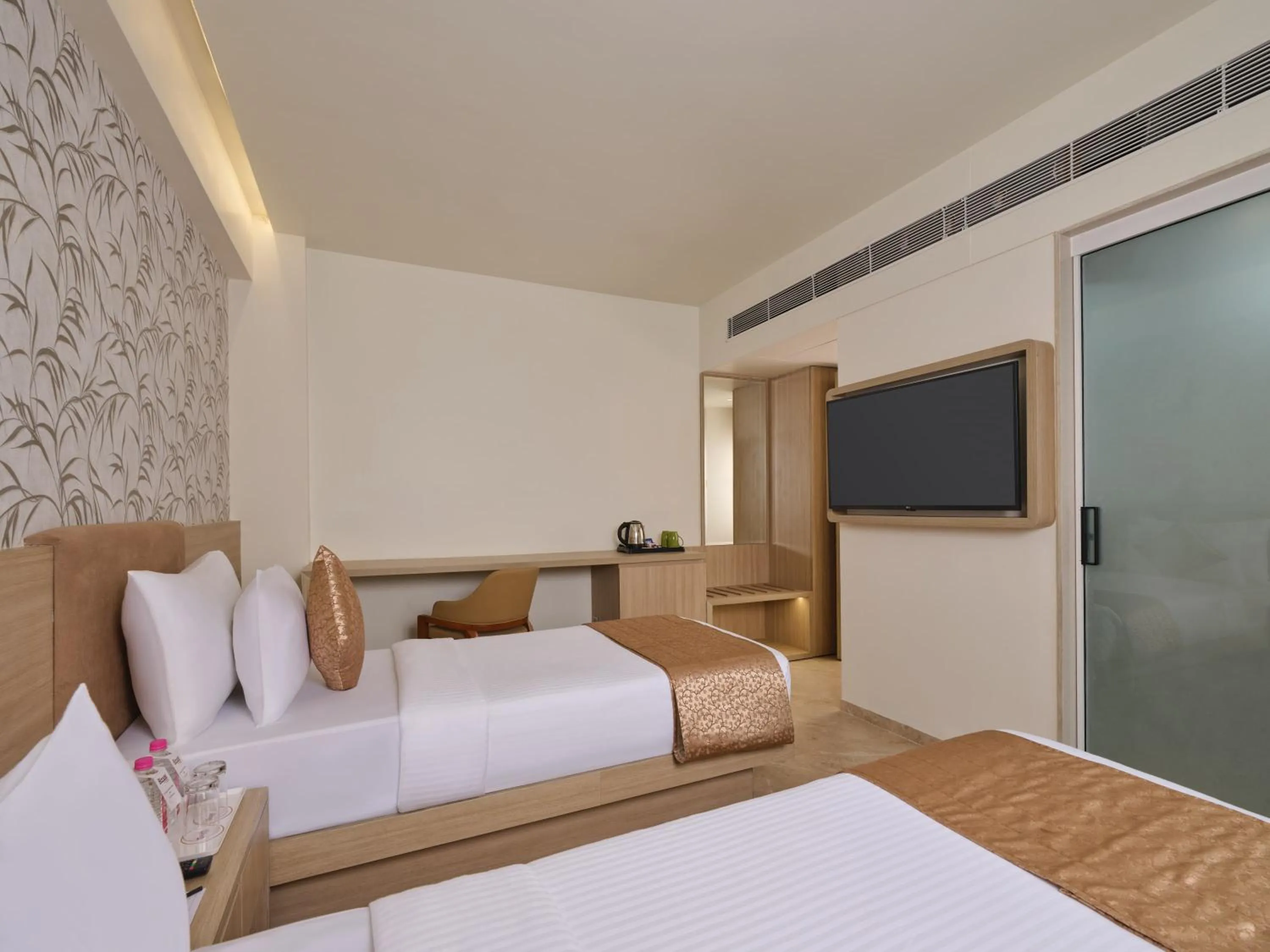 Photo of the whole room, Bed in Biznotel By Pride Motera