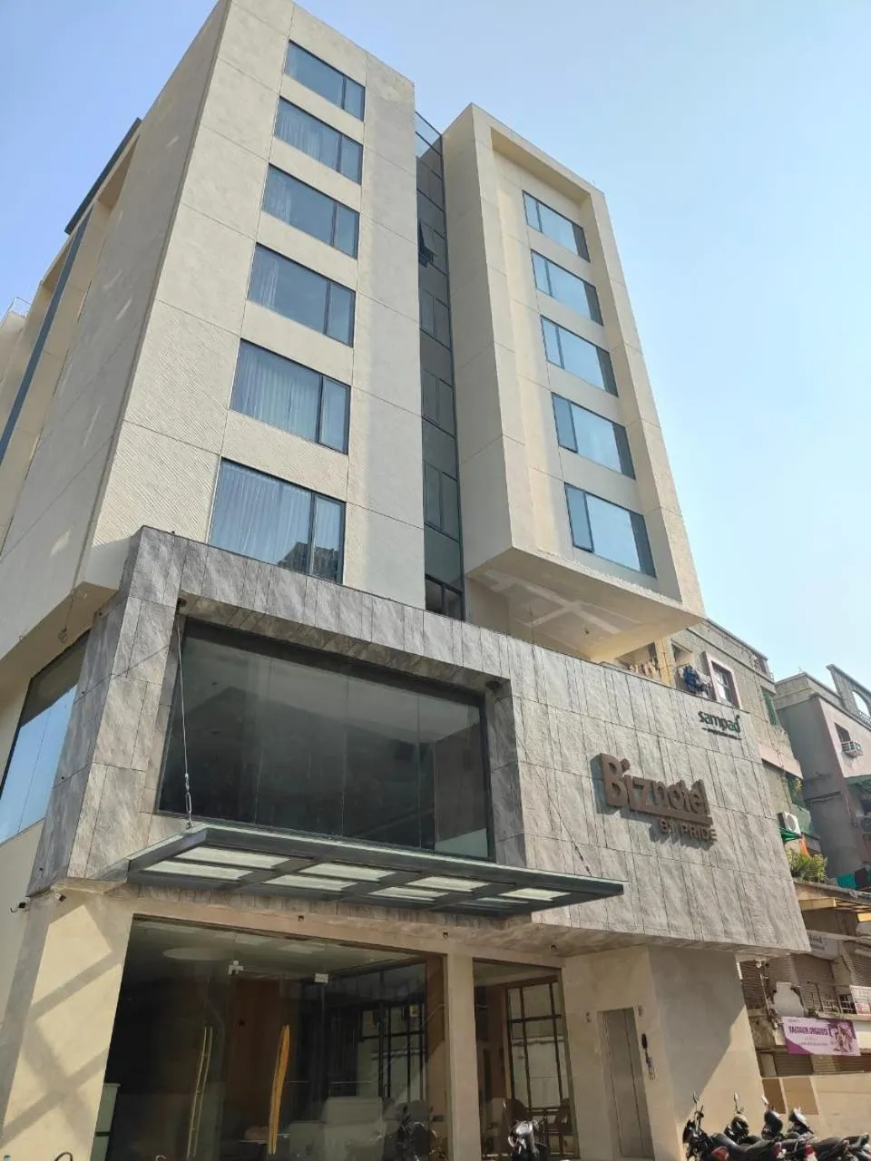 Property building in Biznotel By Pride Motera