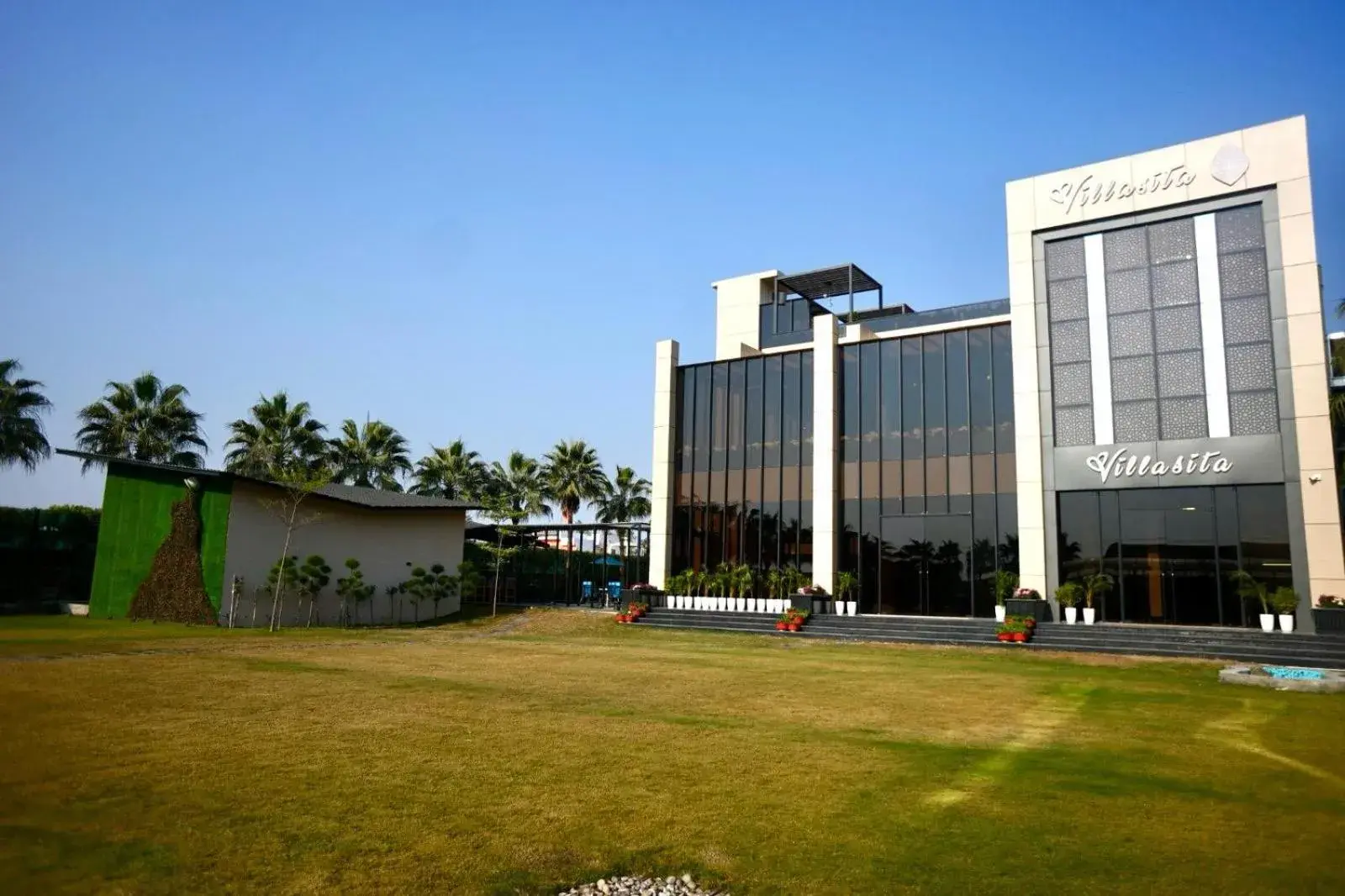 Facade/entrance in Villasita Resort Facade/entrance in Villasita Resort