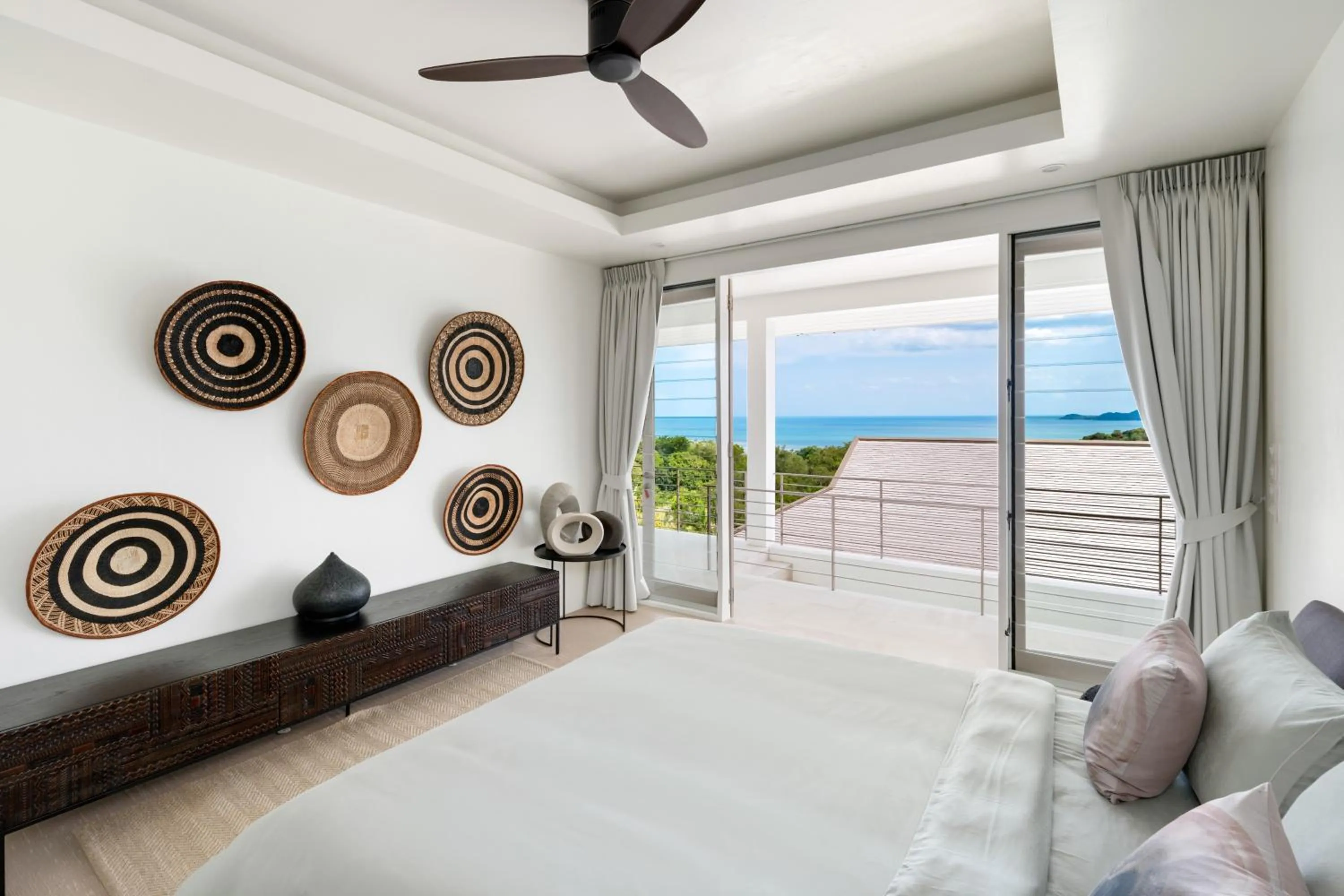 Bed in Villa Kohia, stunning sea views, breakfast, serviced daily, private dining service on request, North Chaweng