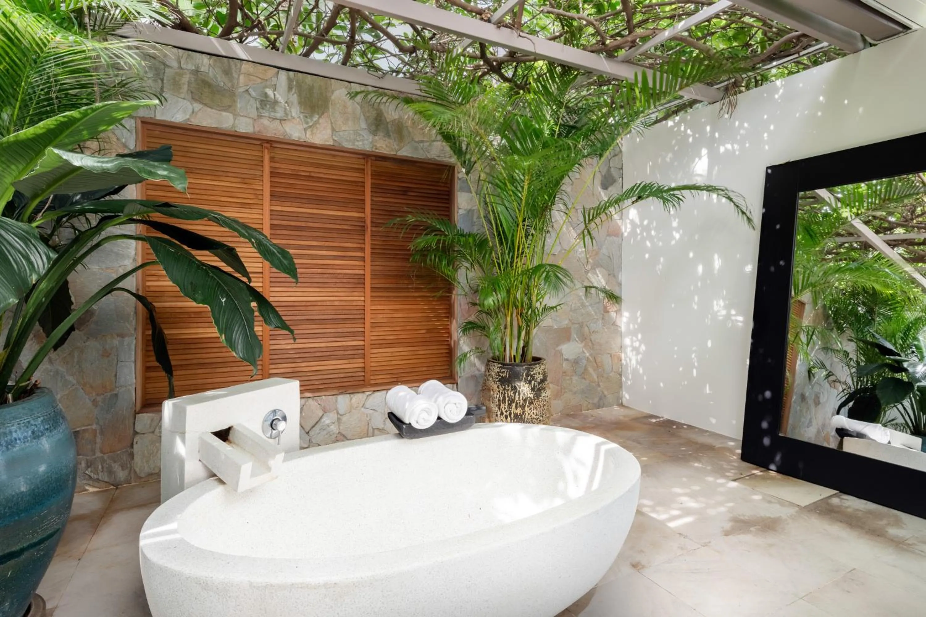 Bathroom in Villa Kohia, stunning sea views, breakfast, serviced daily, private dining service on request, North Chaweng