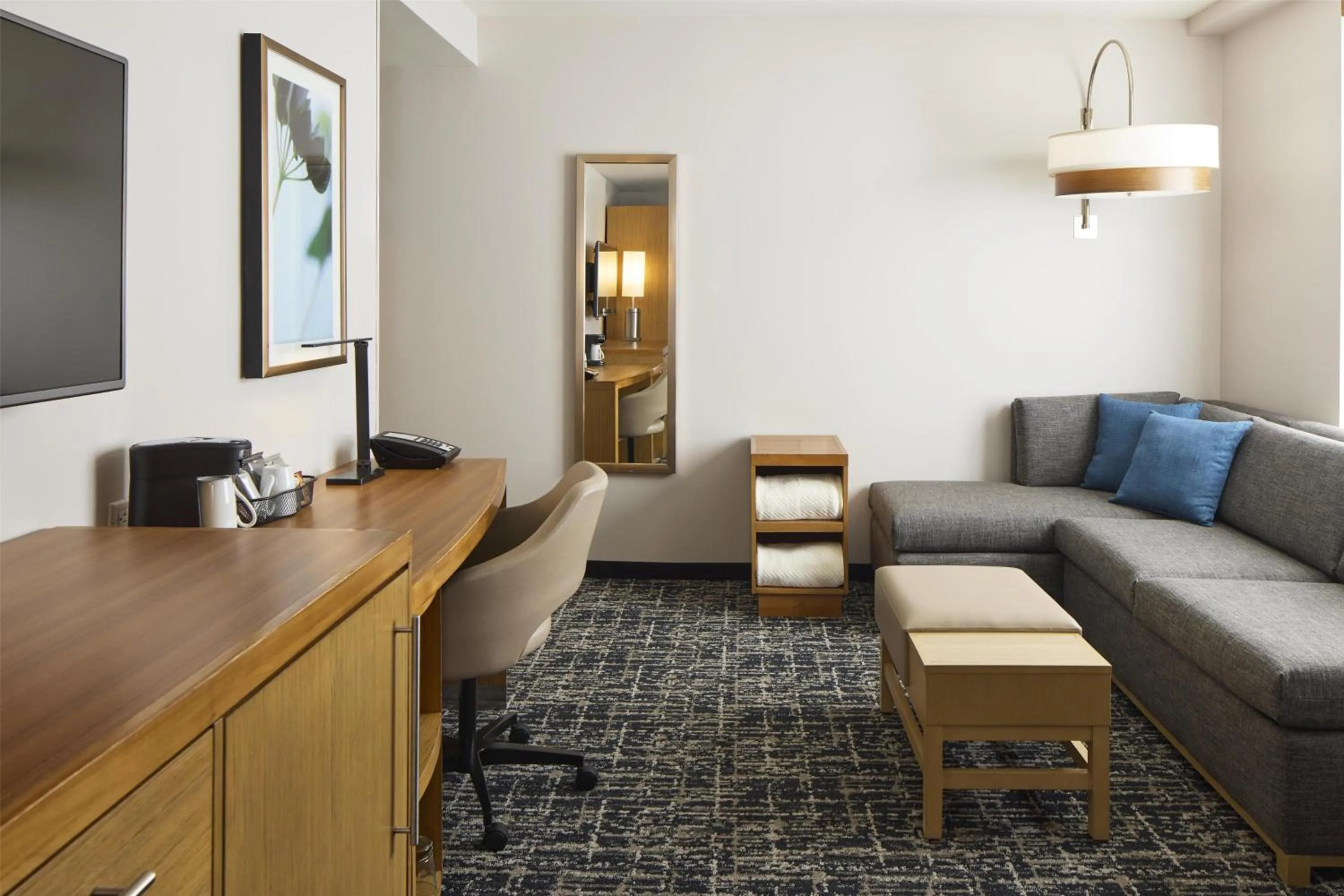 Photo of the whole room in Hyatt Place New York Yonkers