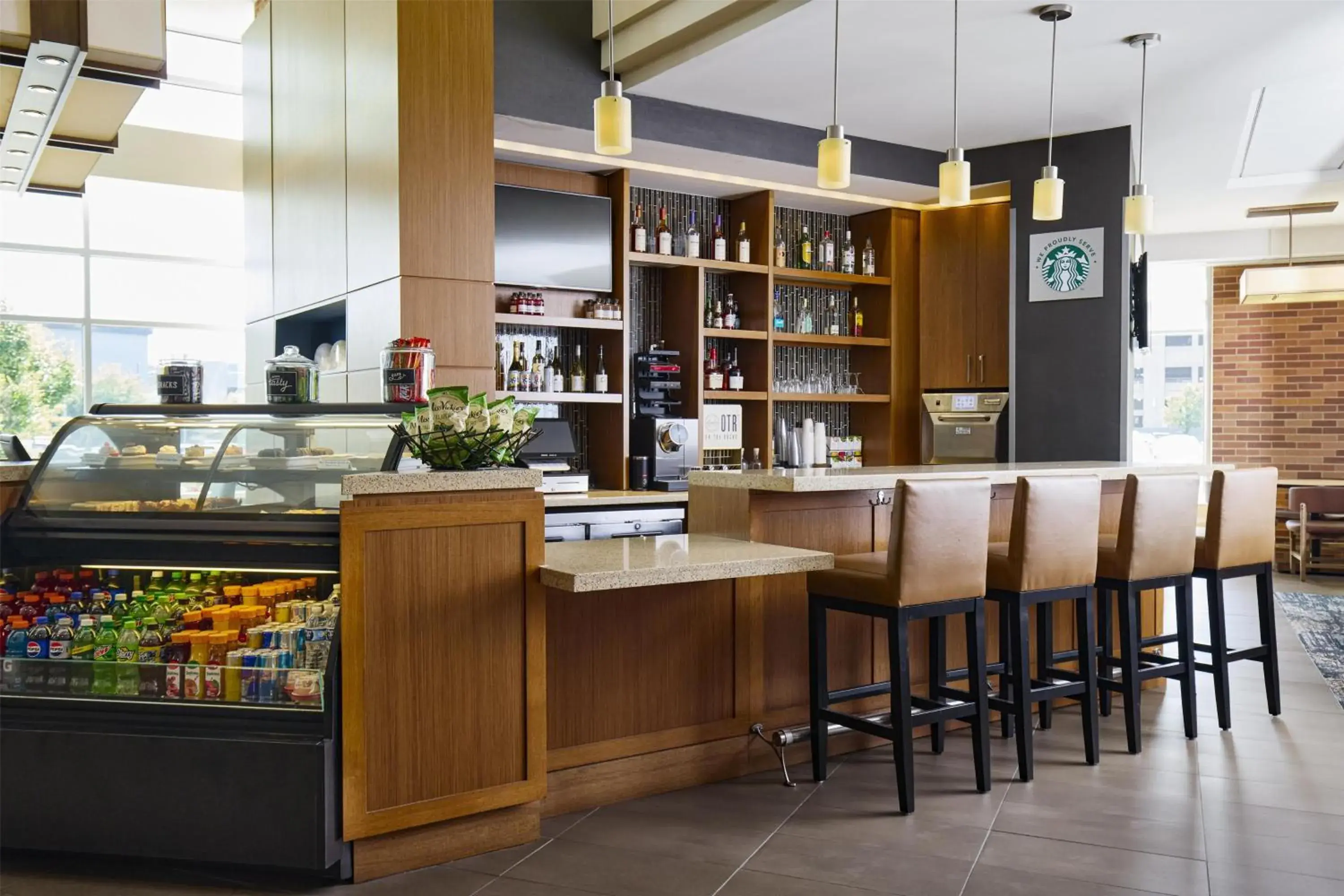 Lounge or bar in Hyatt Place New York Yonkers Lounge or bar in Hyatt Place New York Yonkers