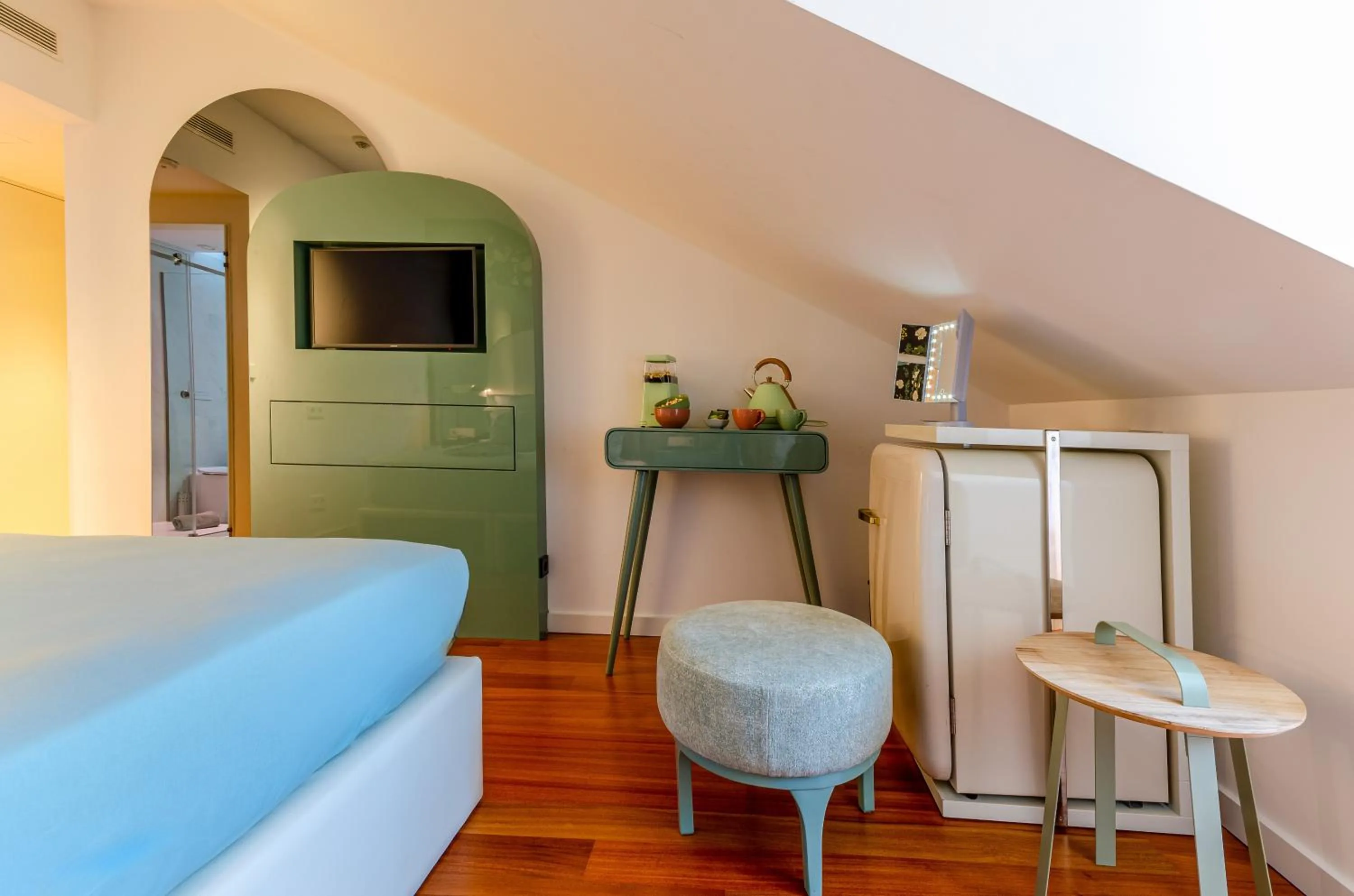 Bedroom, Bed in The 7 Hotel, Suites, Studios & Apartments