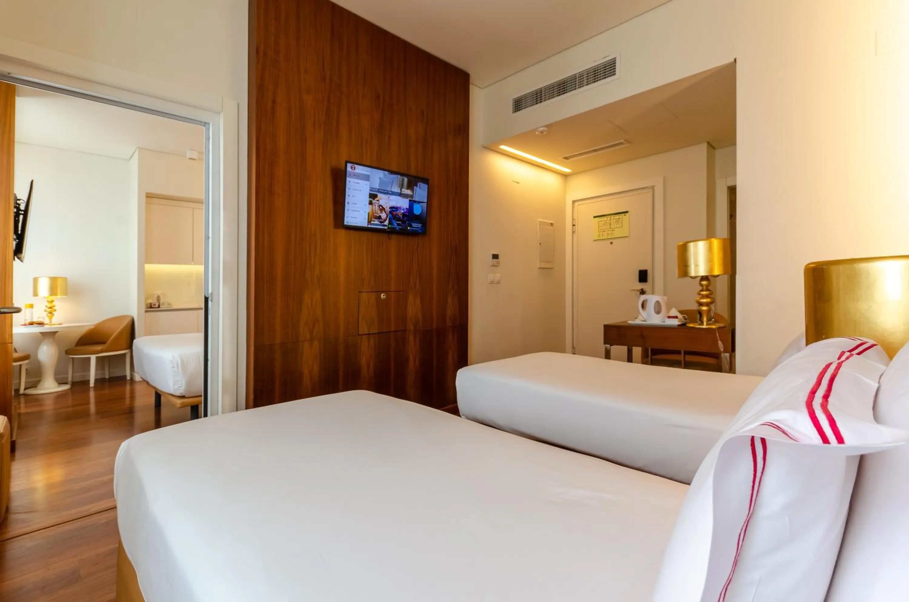 Decorative detail, Bed in The 7 Hotel, Suites, Studios & Apartments