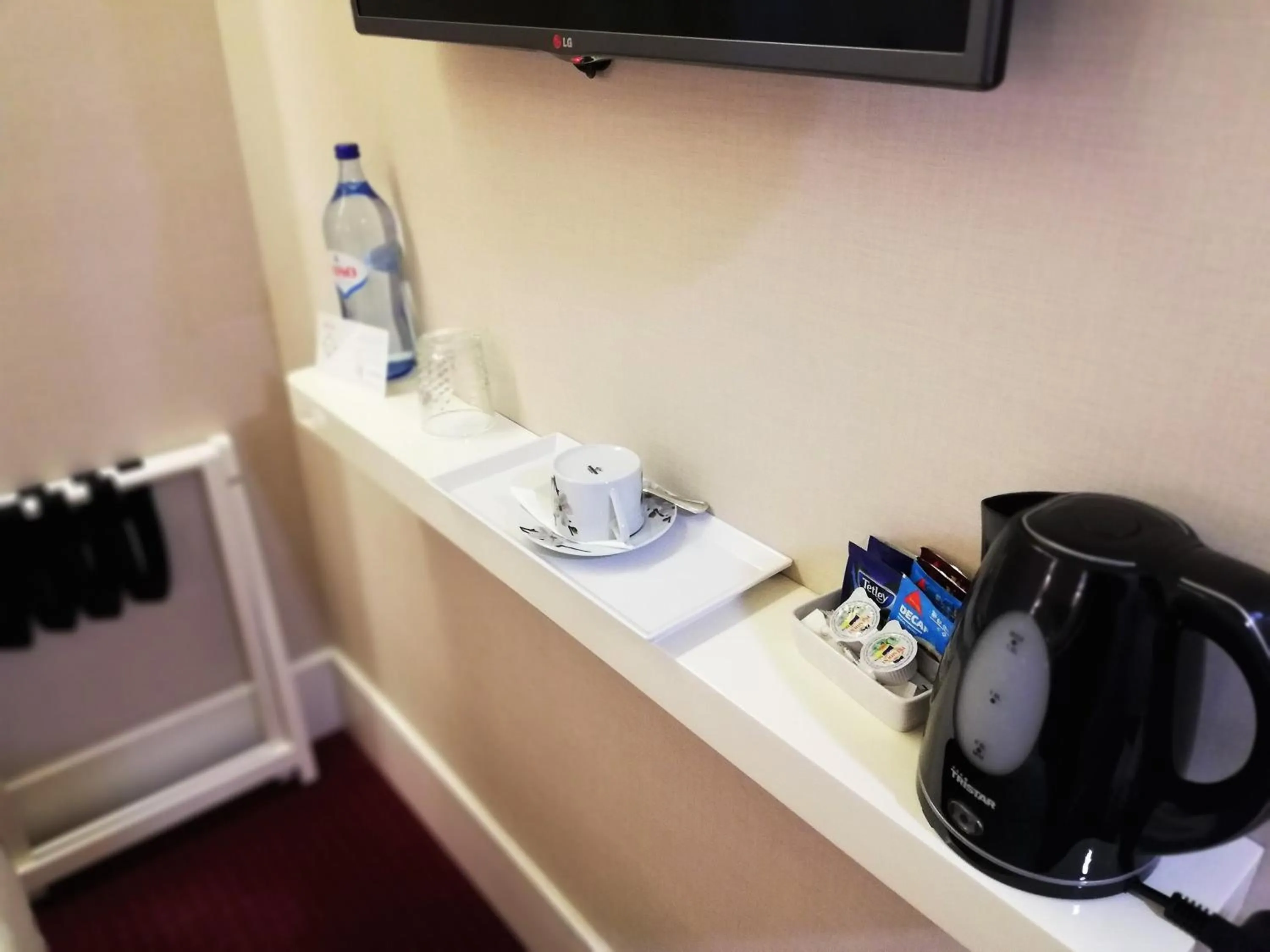 Coffee/tea facilities in Hotel Lis Baixa