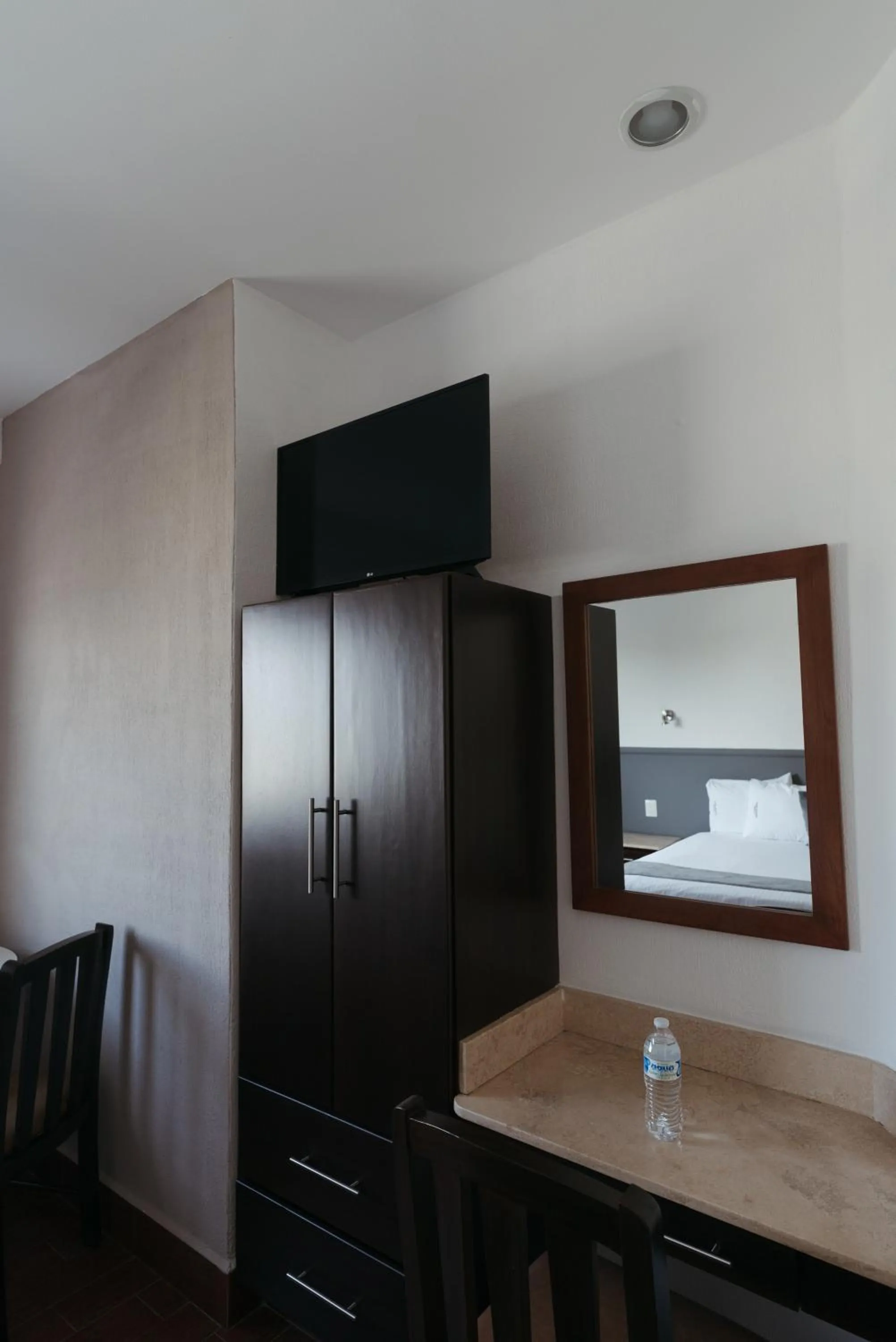 wardrobe in Hoteles Unico Express