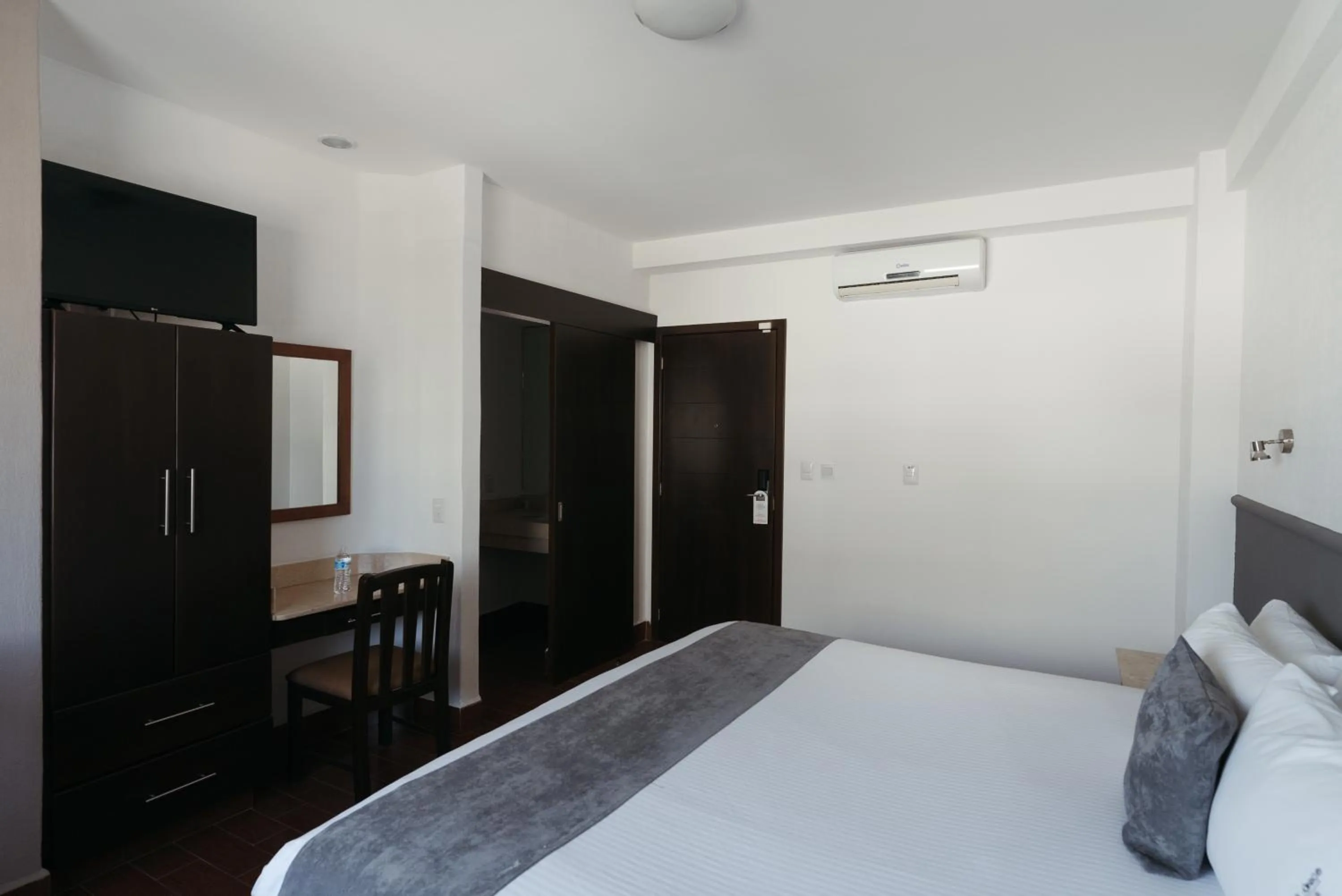 Bedroom, Bed in Hoteles Unico Express