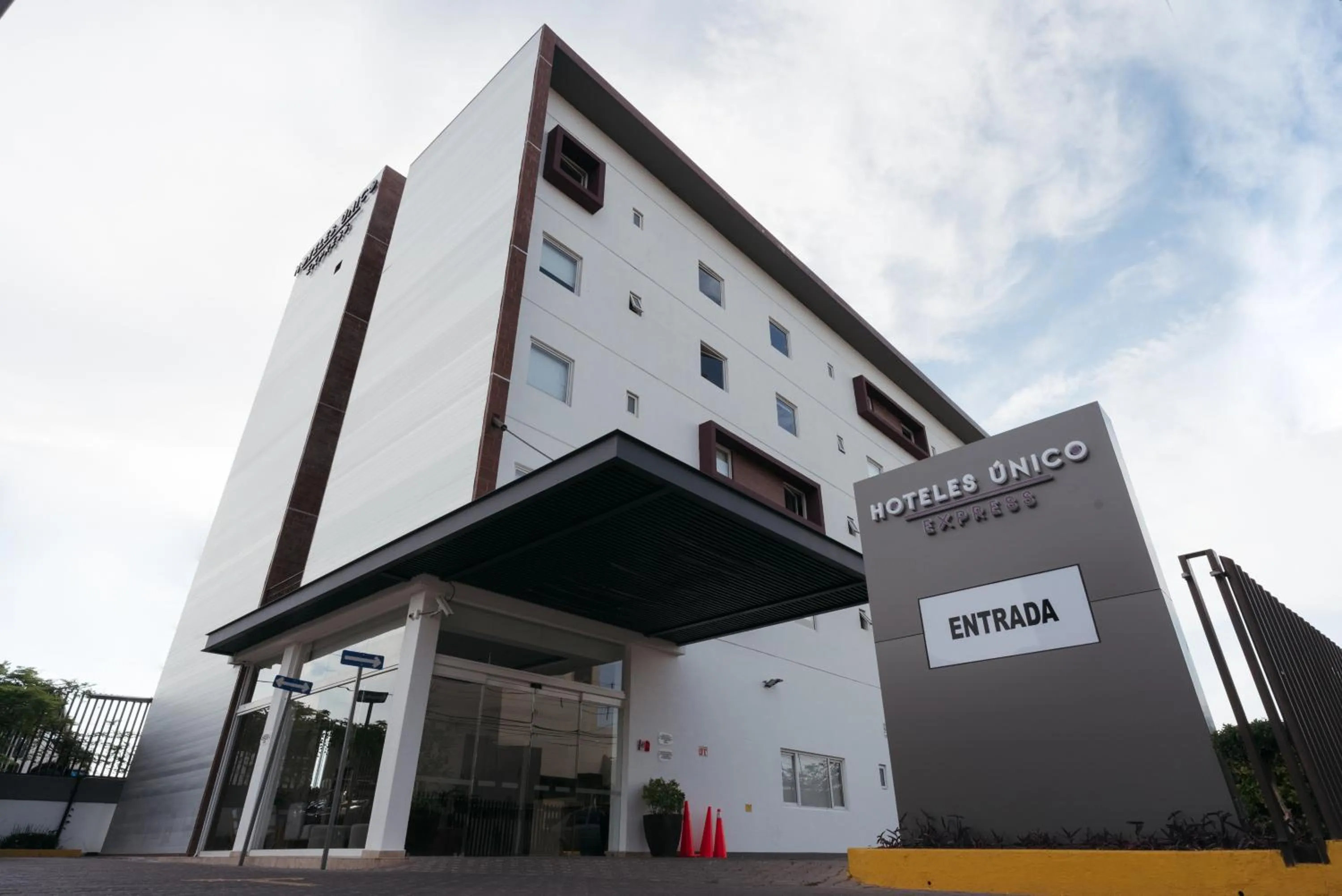 Property building in Hoteles Unico Express
