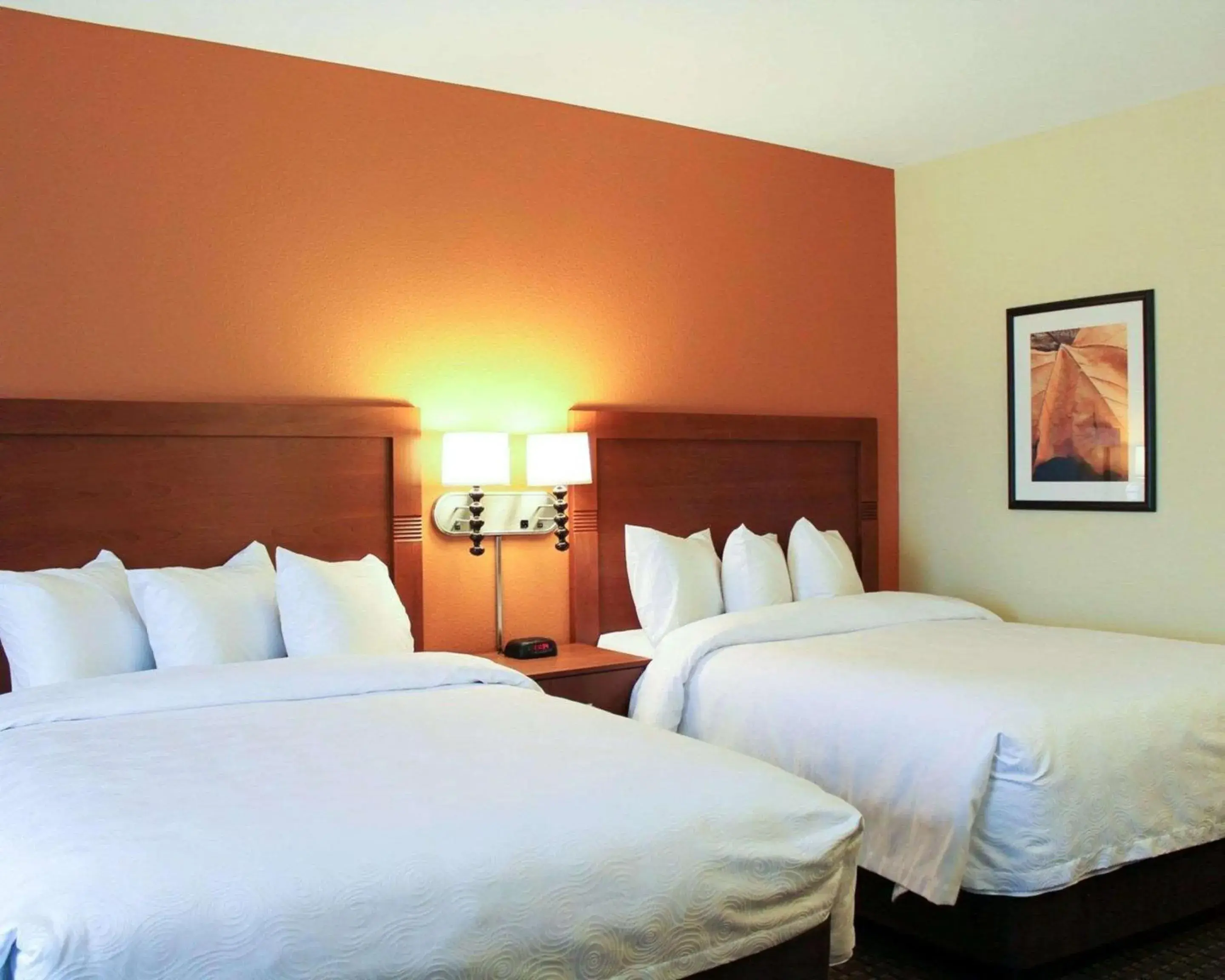 Bedroom, Bed in MainStay Suites Tioga Bedroom, Bed in MainStay Suites Tioga