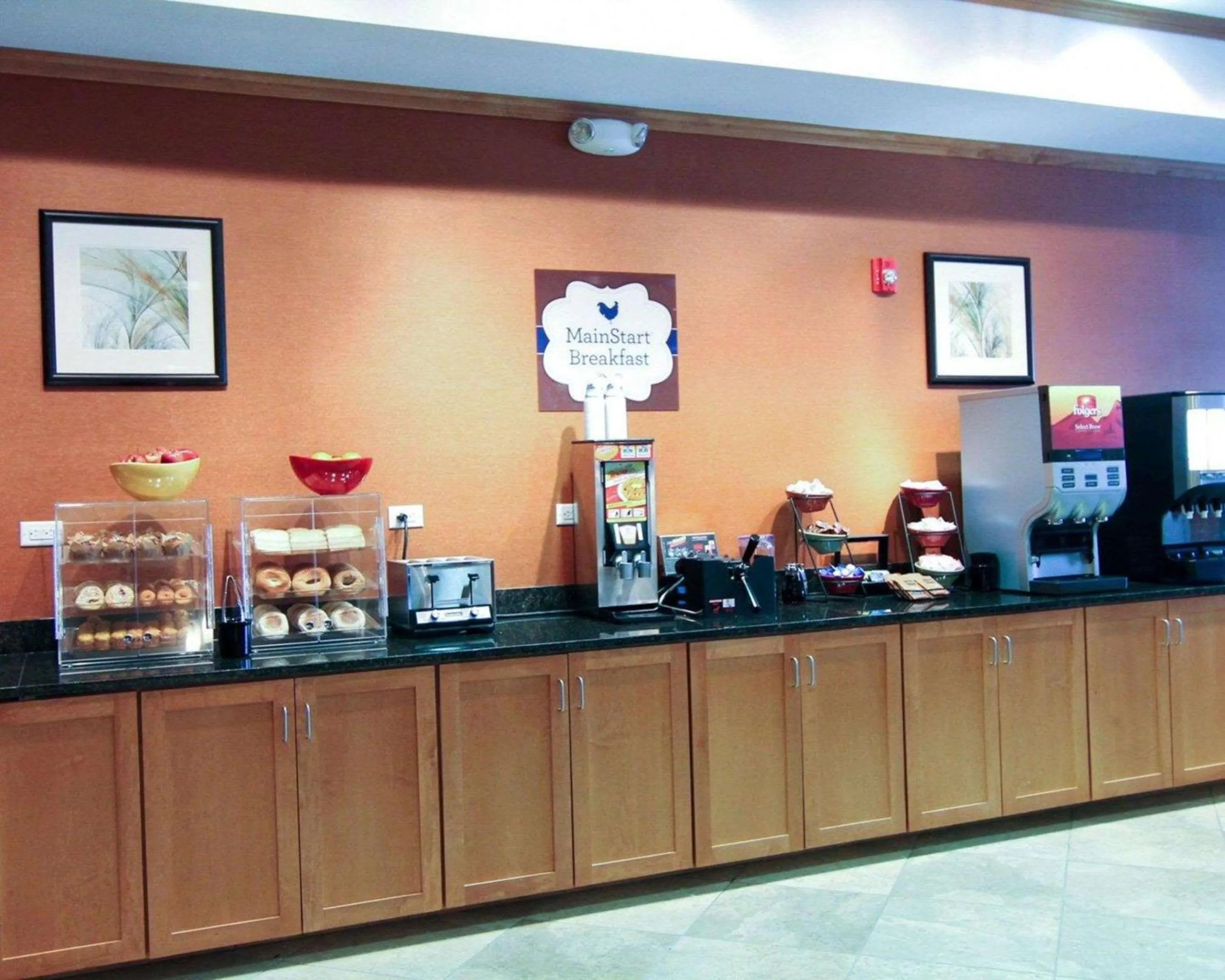 Breakfast in MainStay Suites Tioga