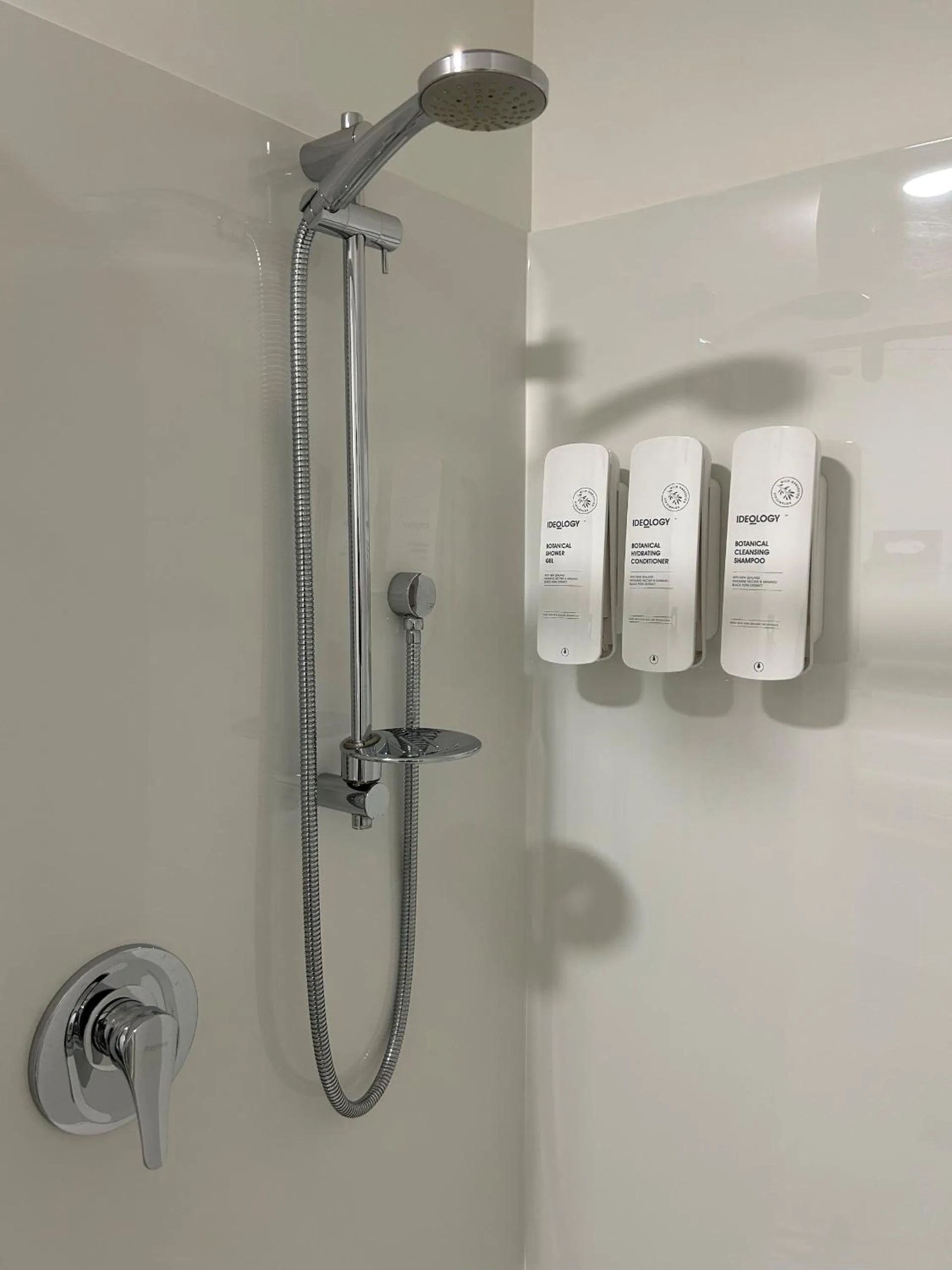 Shower in Quest Nelson