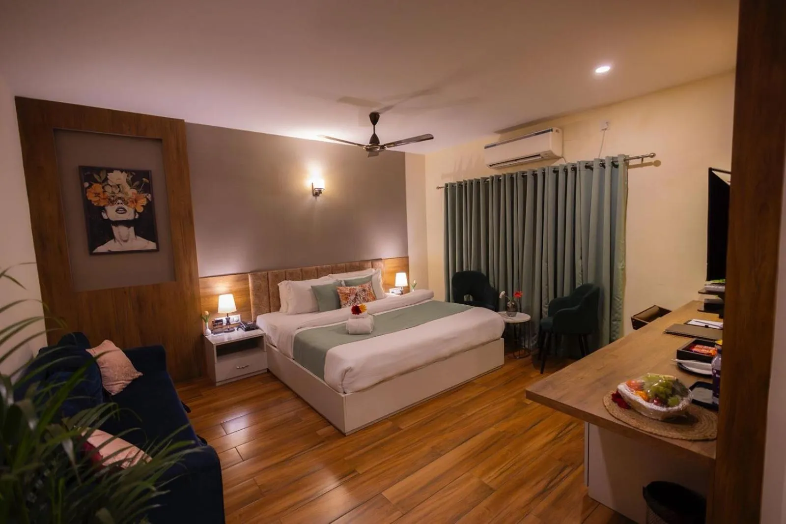 Bed in INDUS TIARA- A Corporate Boutique Hotel