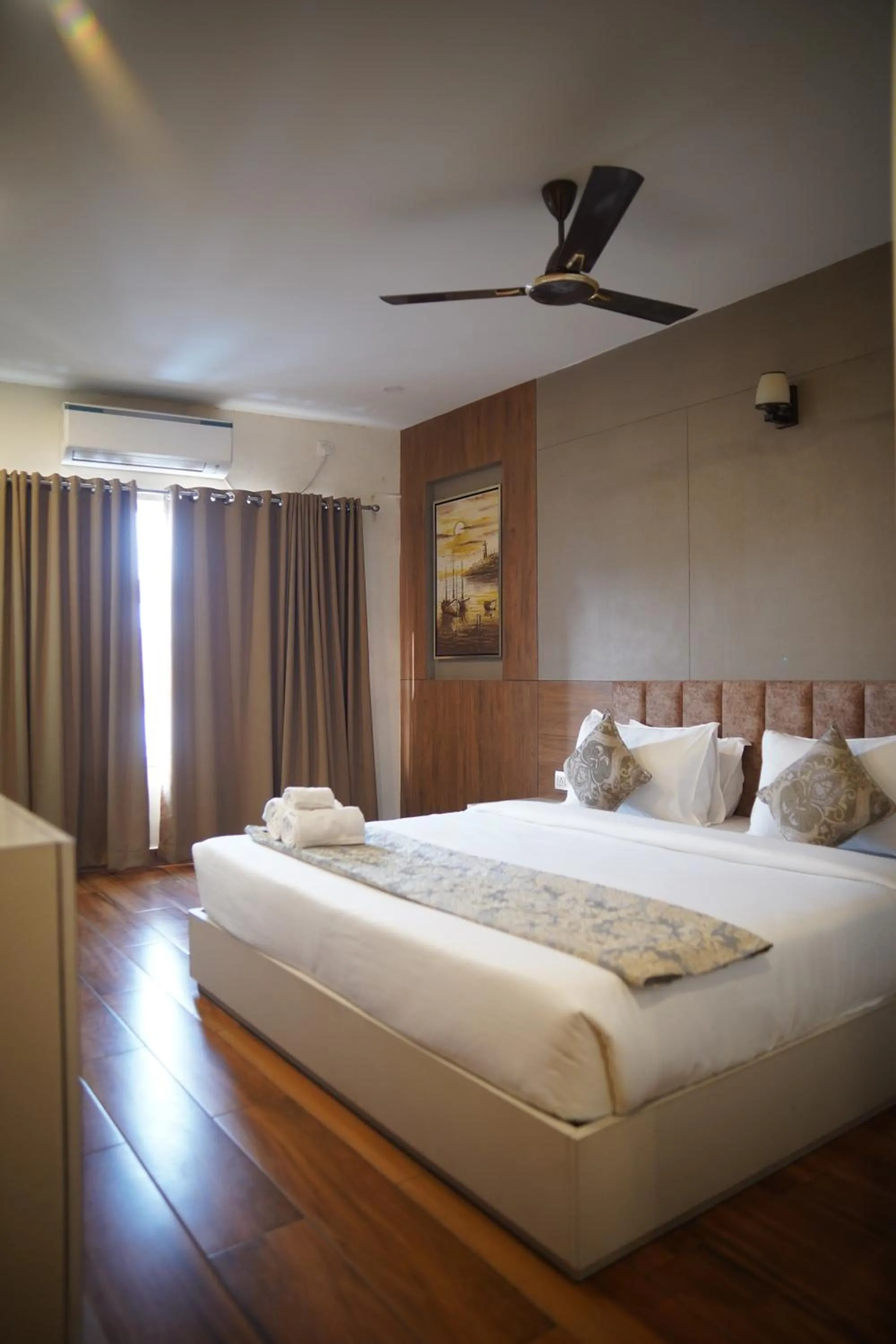 Bedroom, Bed in INDUS TIARA- A Corporate Boutique Hotel