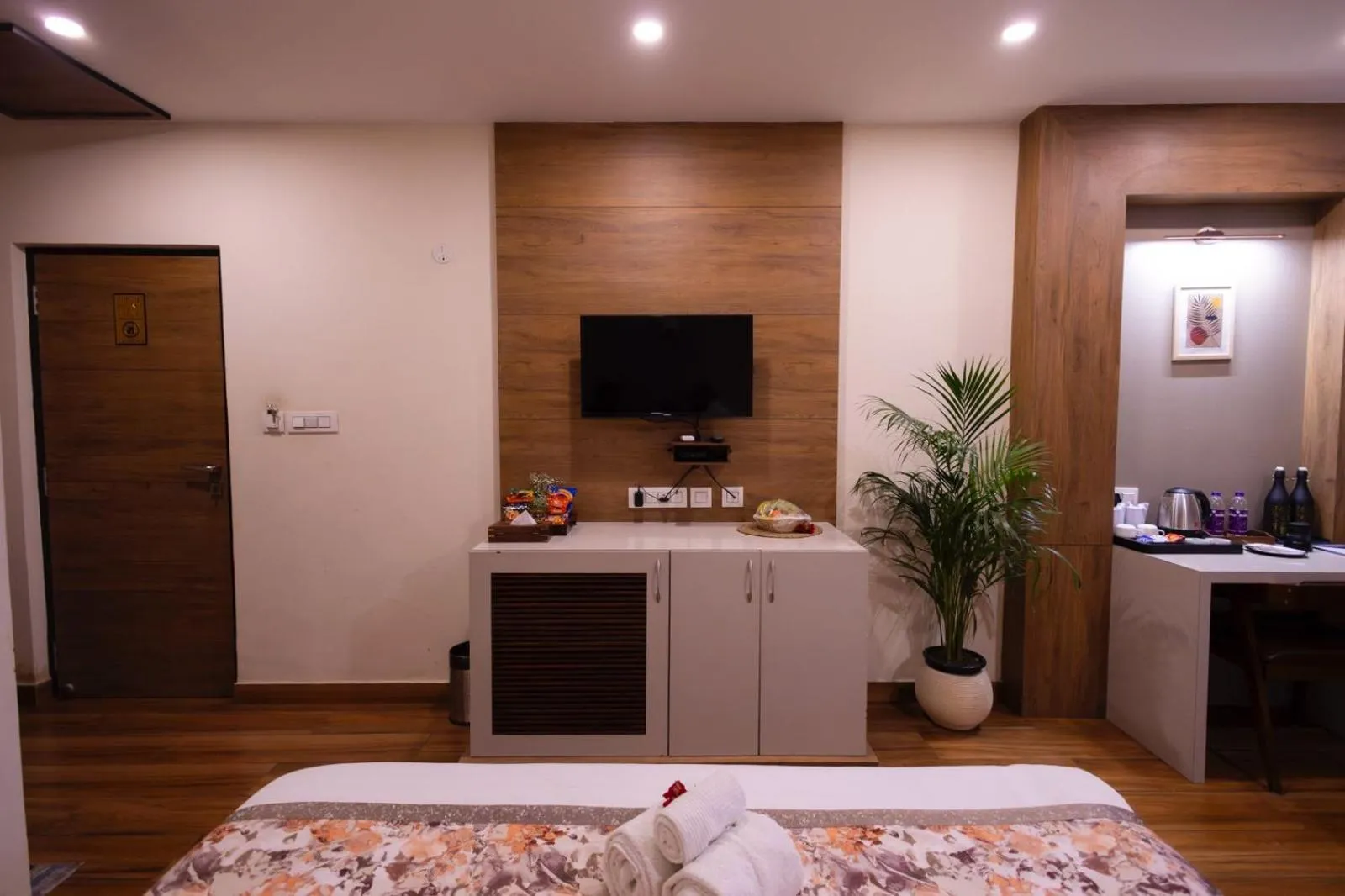 Bed in INDUS TIARA- A Corporate Boutique Hotel