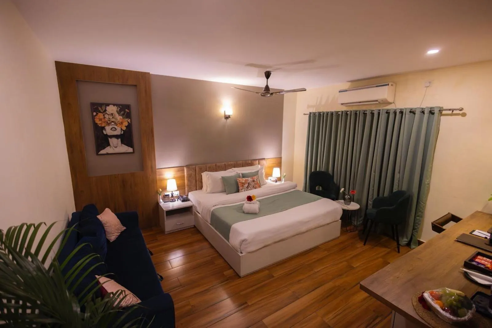 Bed in INDUS TIARA- A Corporate Boutique Hotel