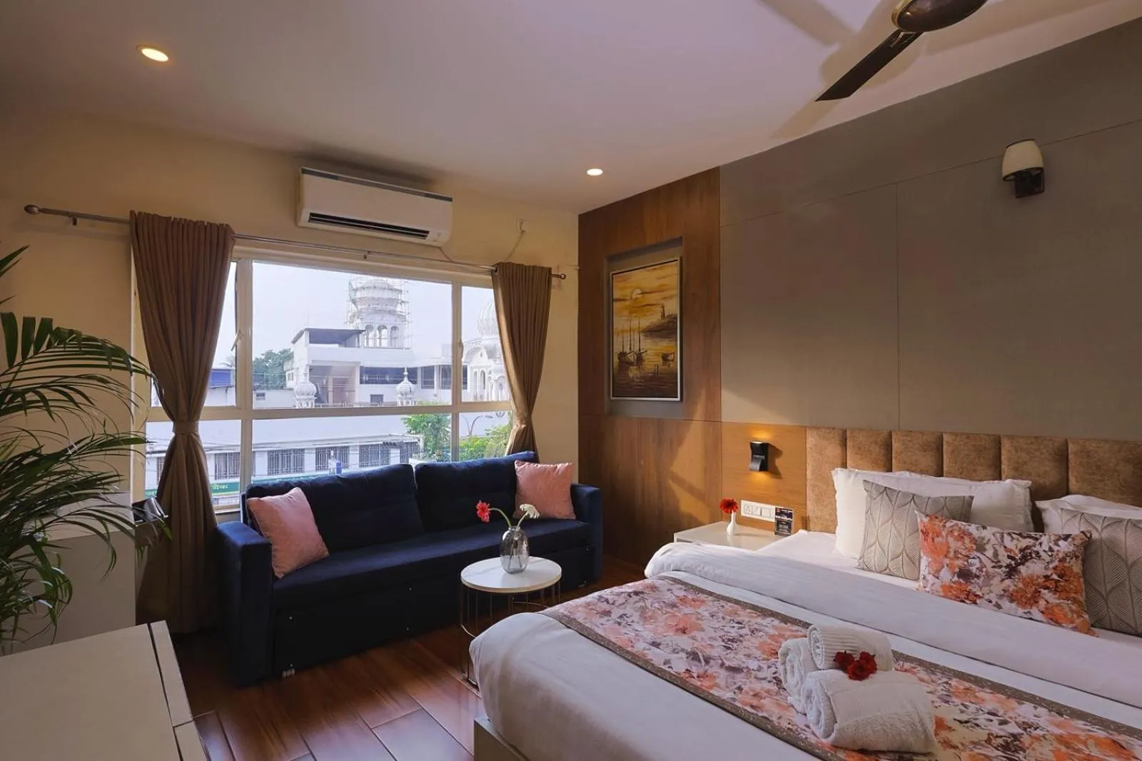 Bed in INDUS TIARA- A Corporate Boutique Hotel