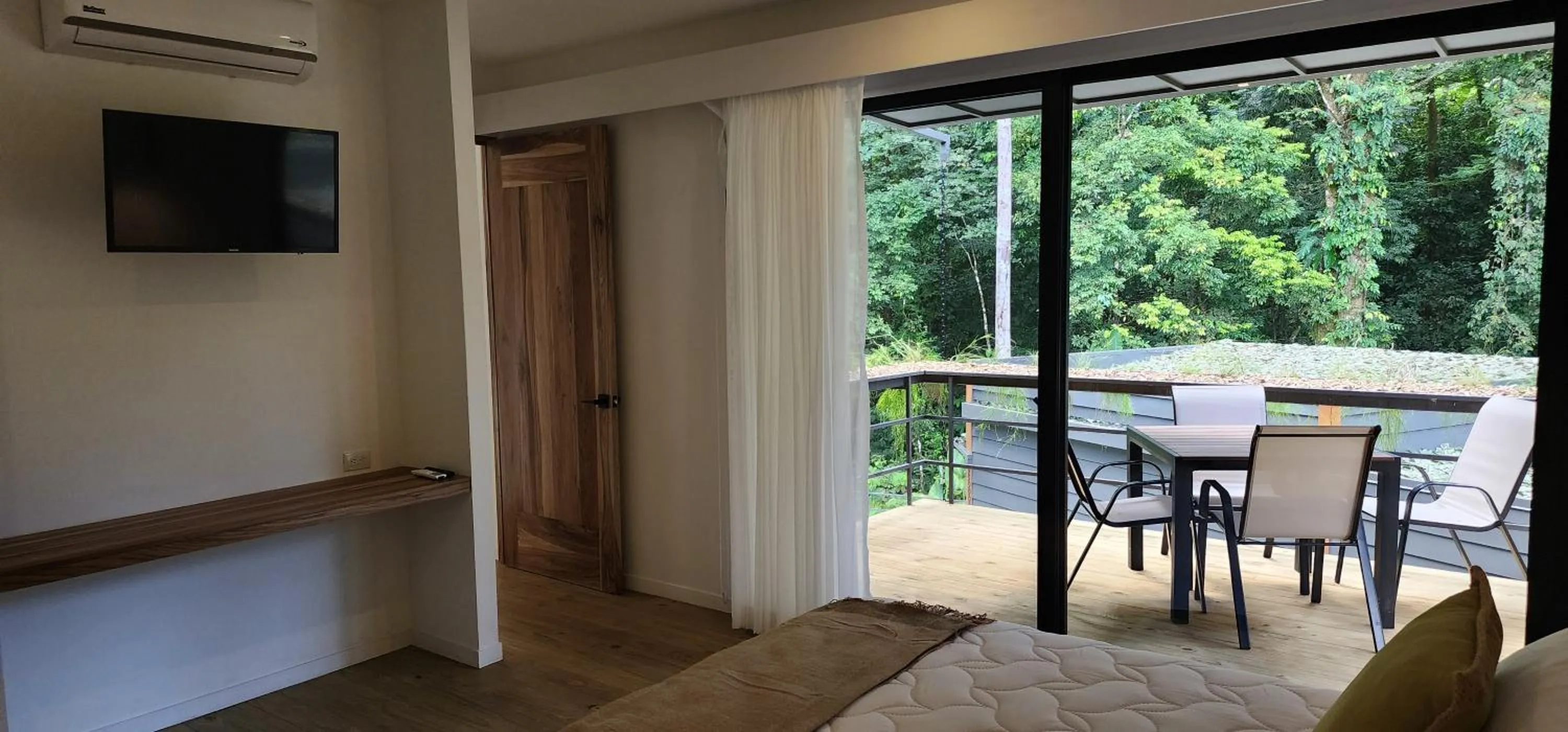 TV and multimedia in Hotel Evasión