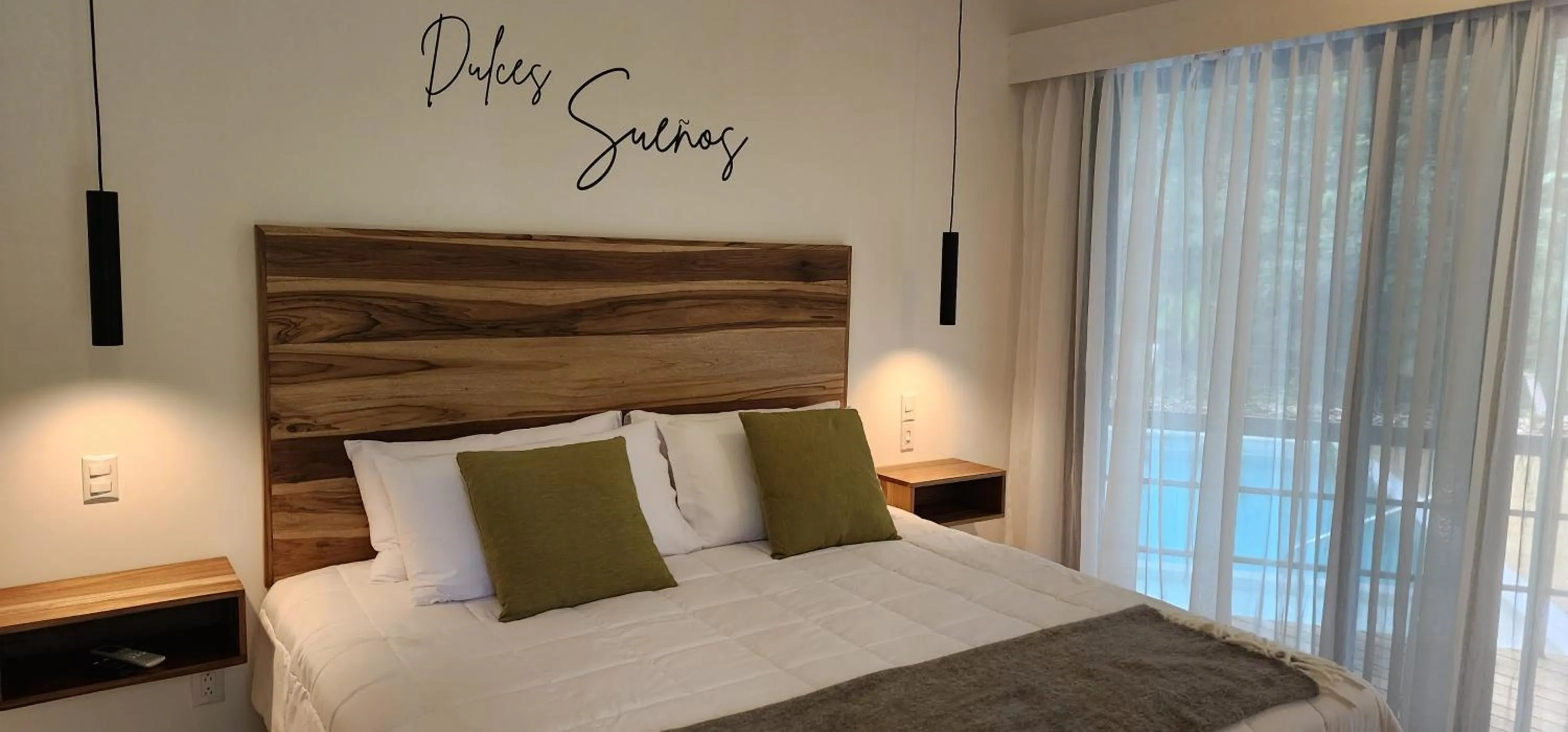 Photo of the whole room, Bed in Hotel Evasión