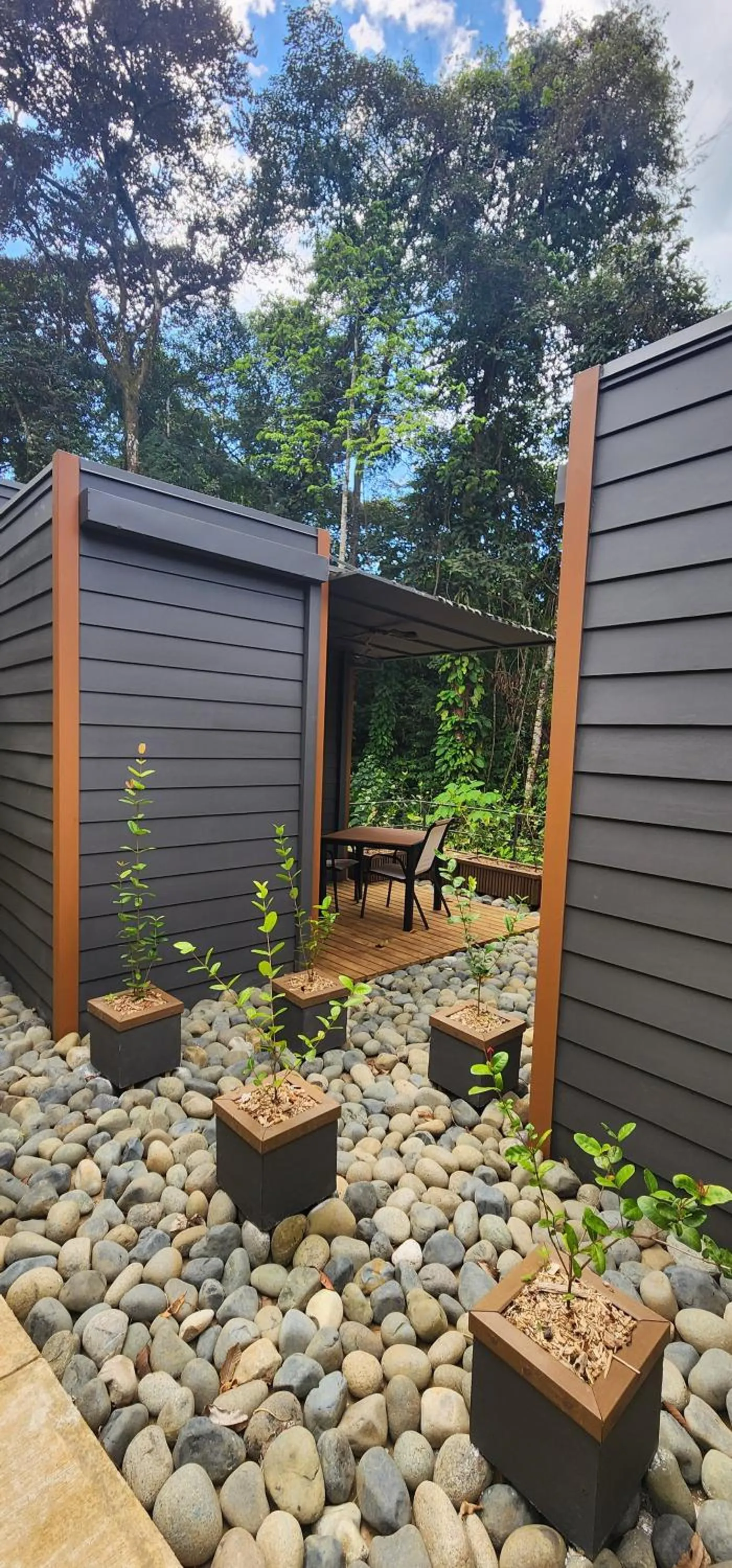 Property building in Hotel Evasión