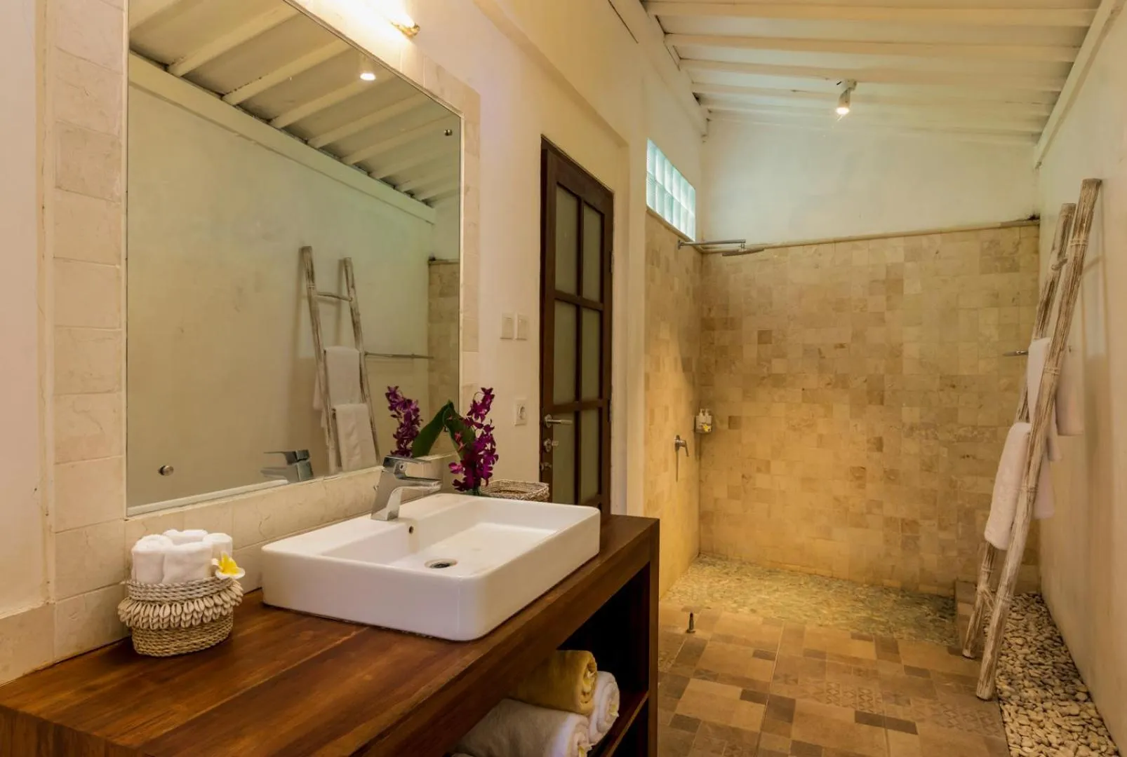 Bathroom in Villa Eight