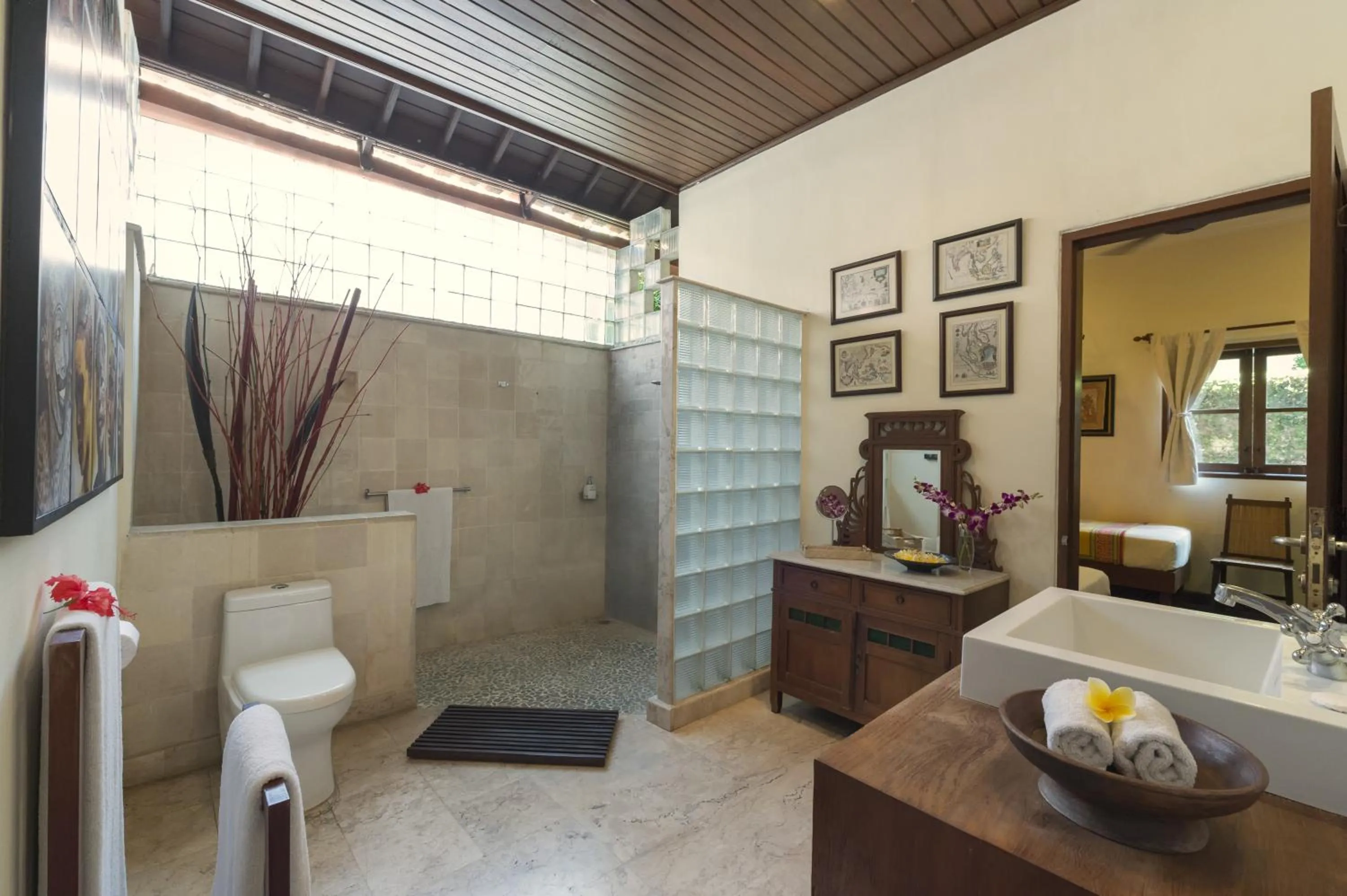 Toilet in Villa Eight