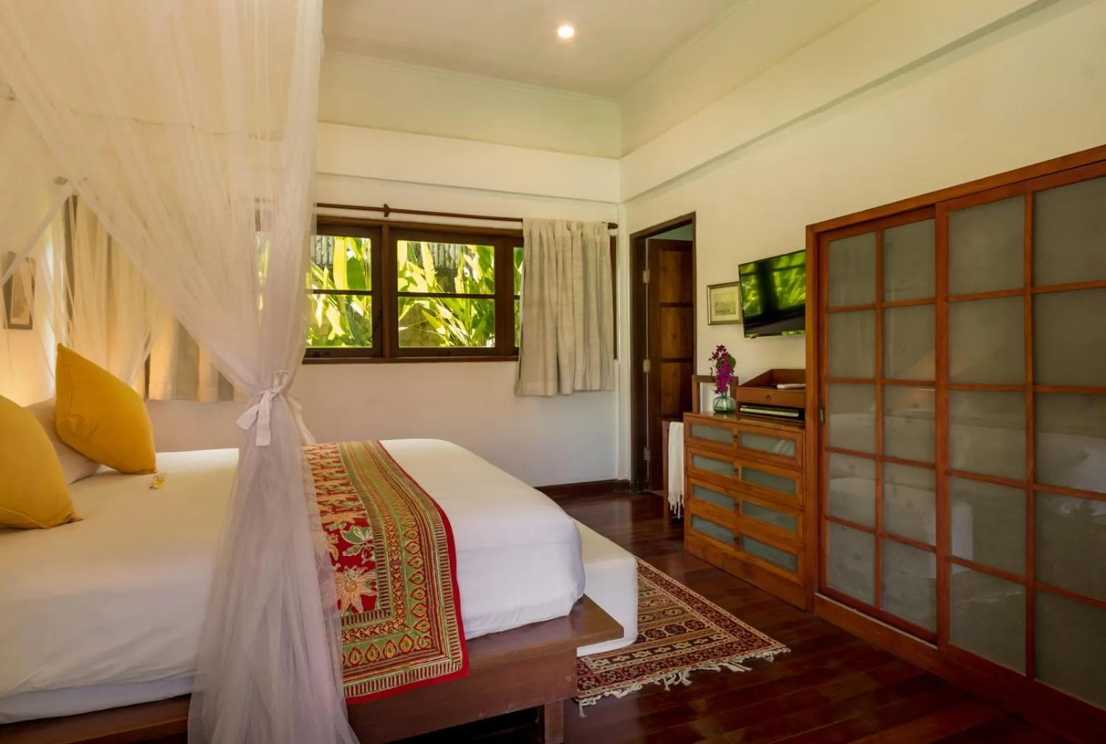 TV and multimedia, Bed in Villa Eight