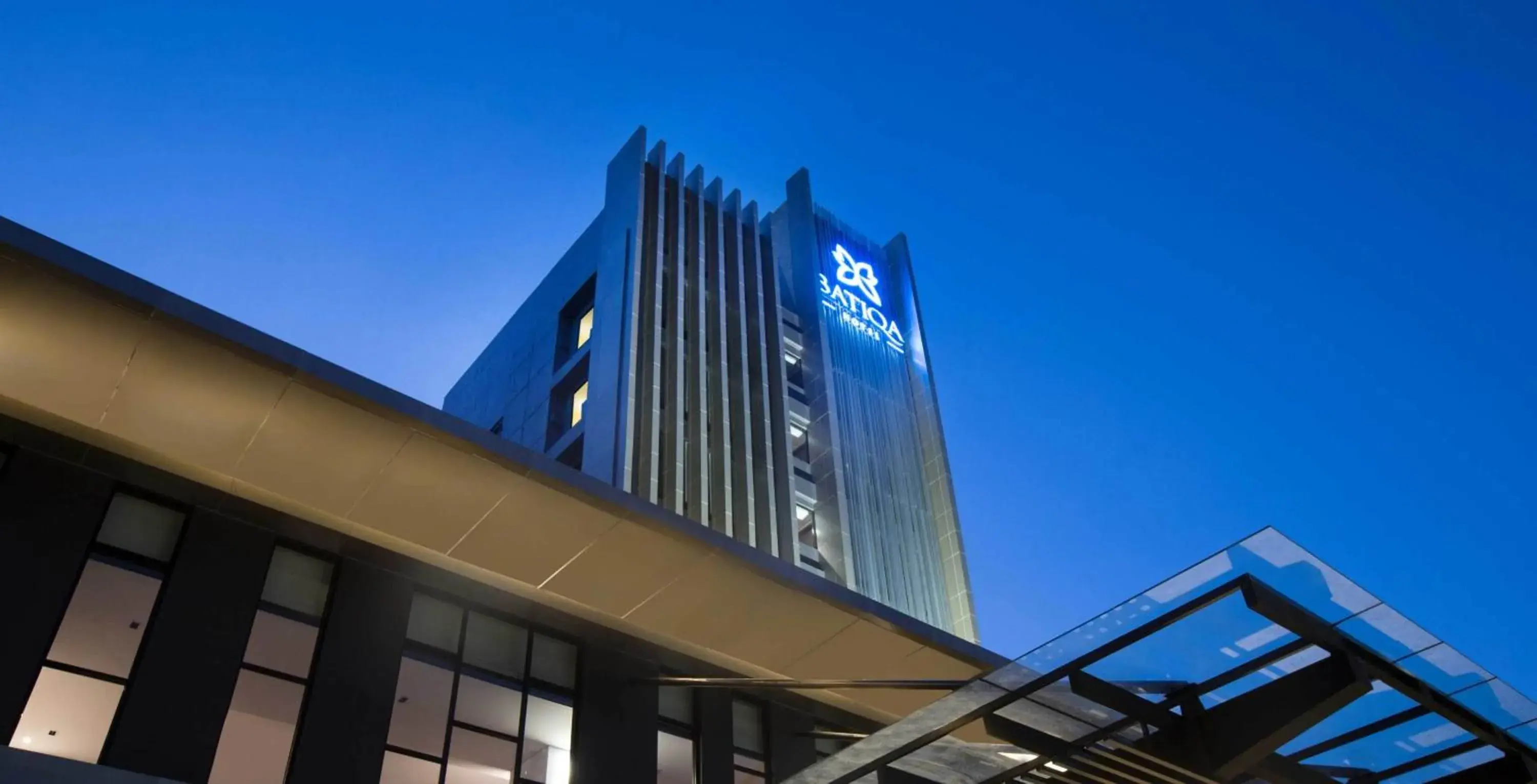 Facade/entrance in BATIQA Hotel Cirebon Facade/entrance in BATIQA Hotel Cirebon