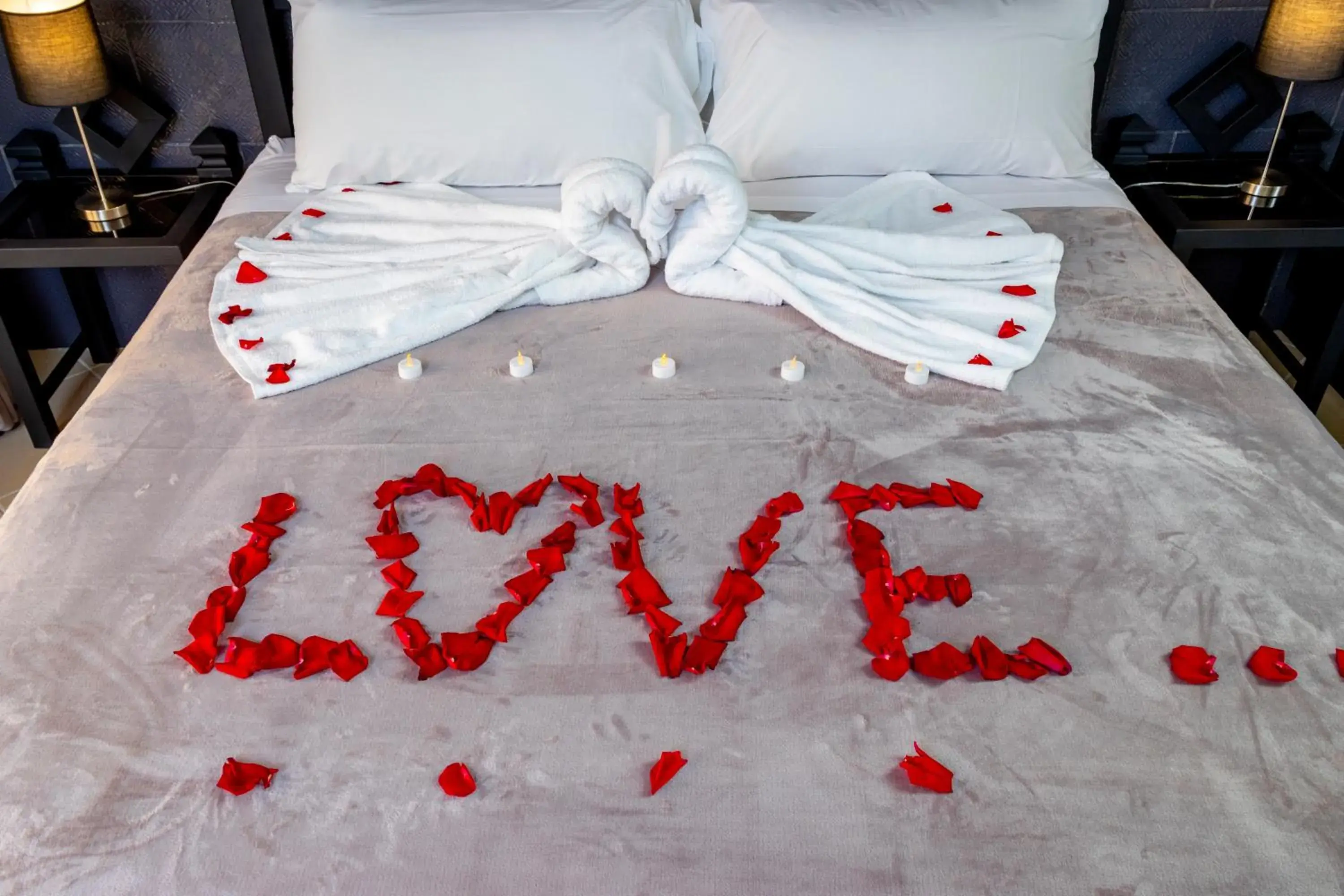 Bed in Luxury Canyon Suites Bed in Luxury Canyon Suites