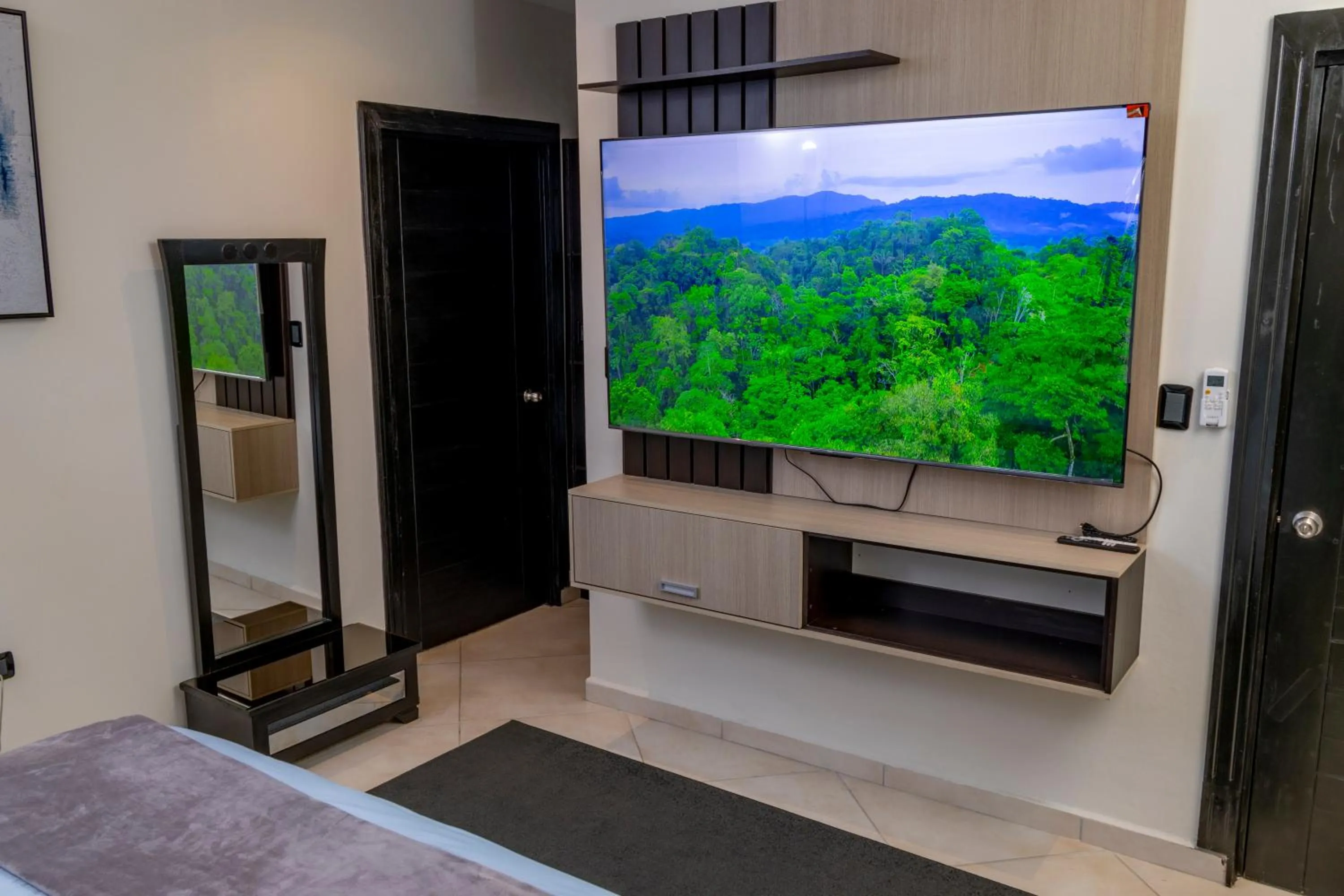 Bed in Luxury Canyon Suites