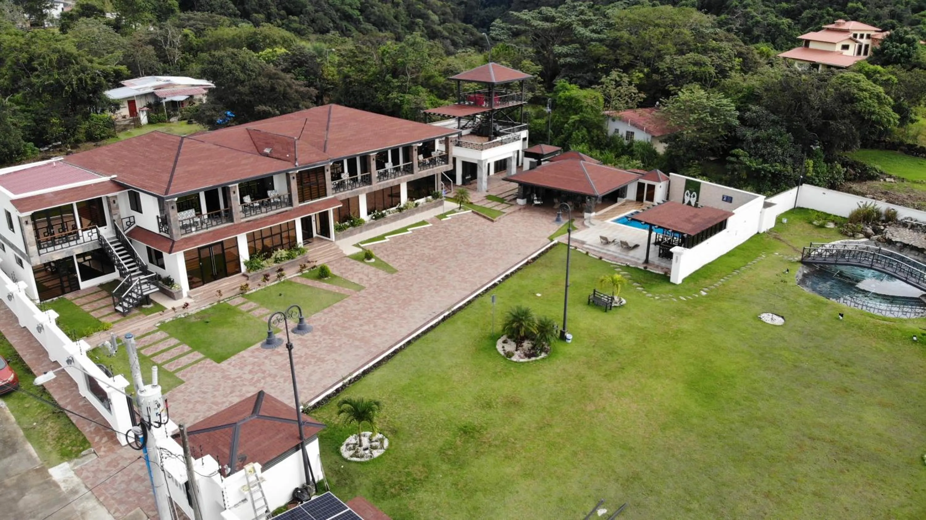 Property building in Luxury Canyon Suites