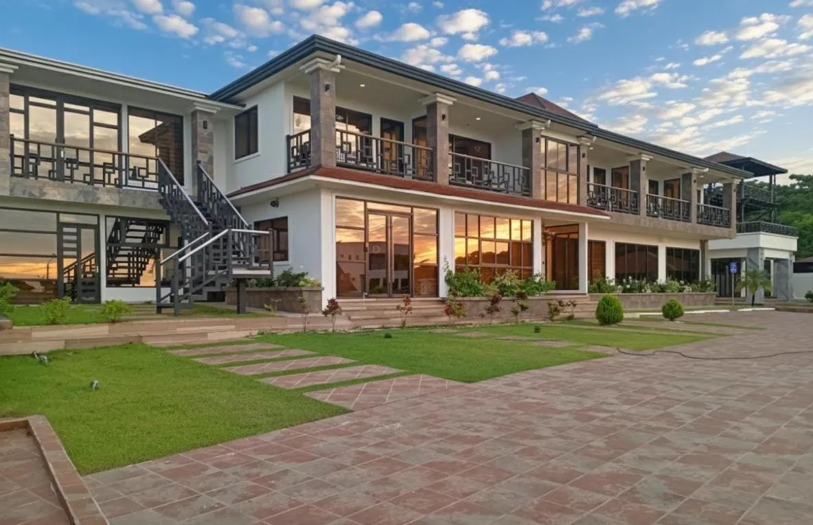 Property building in Luxury Canyon Suites