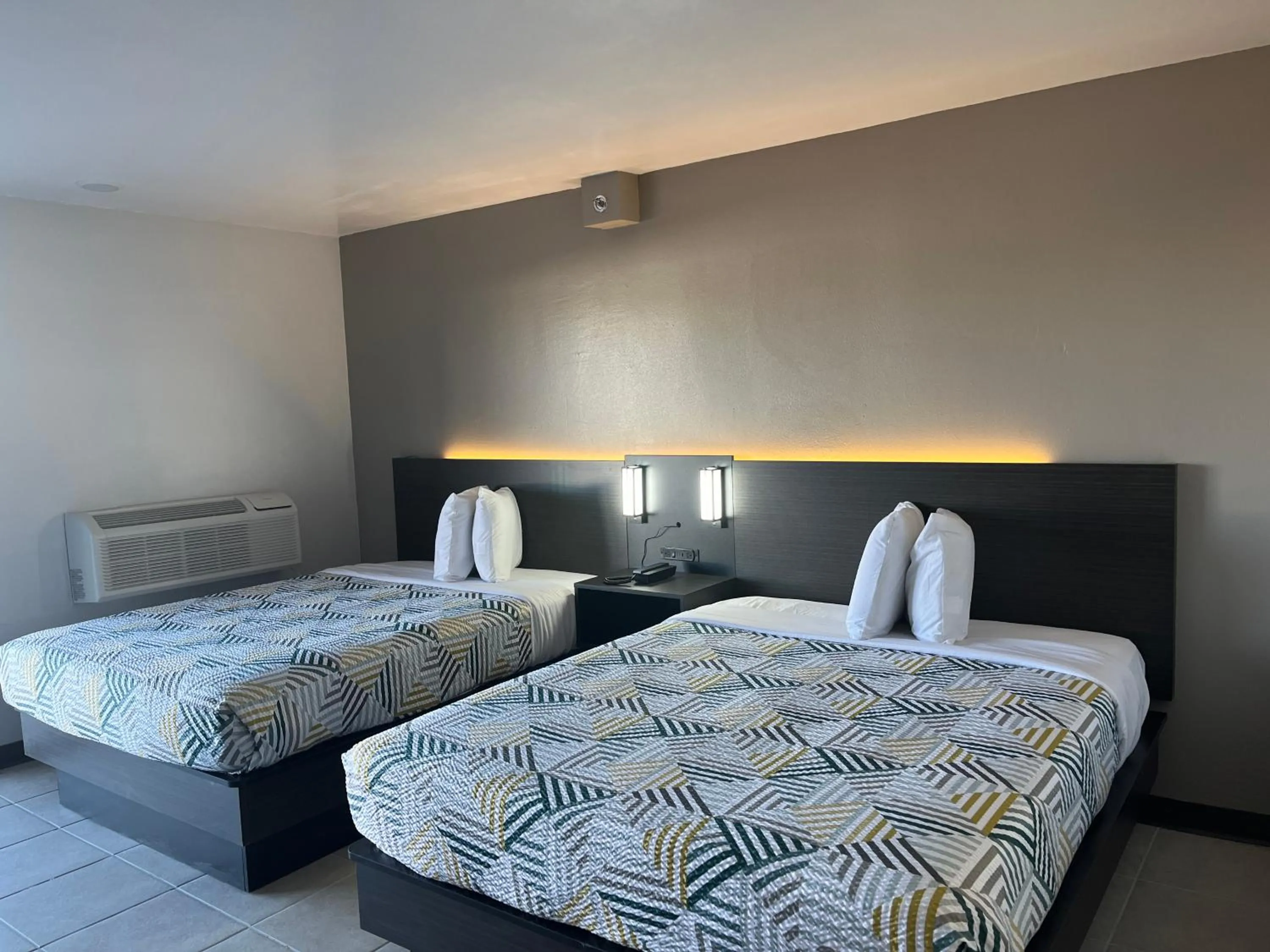 Bed in Studio 6 Dumas, TX