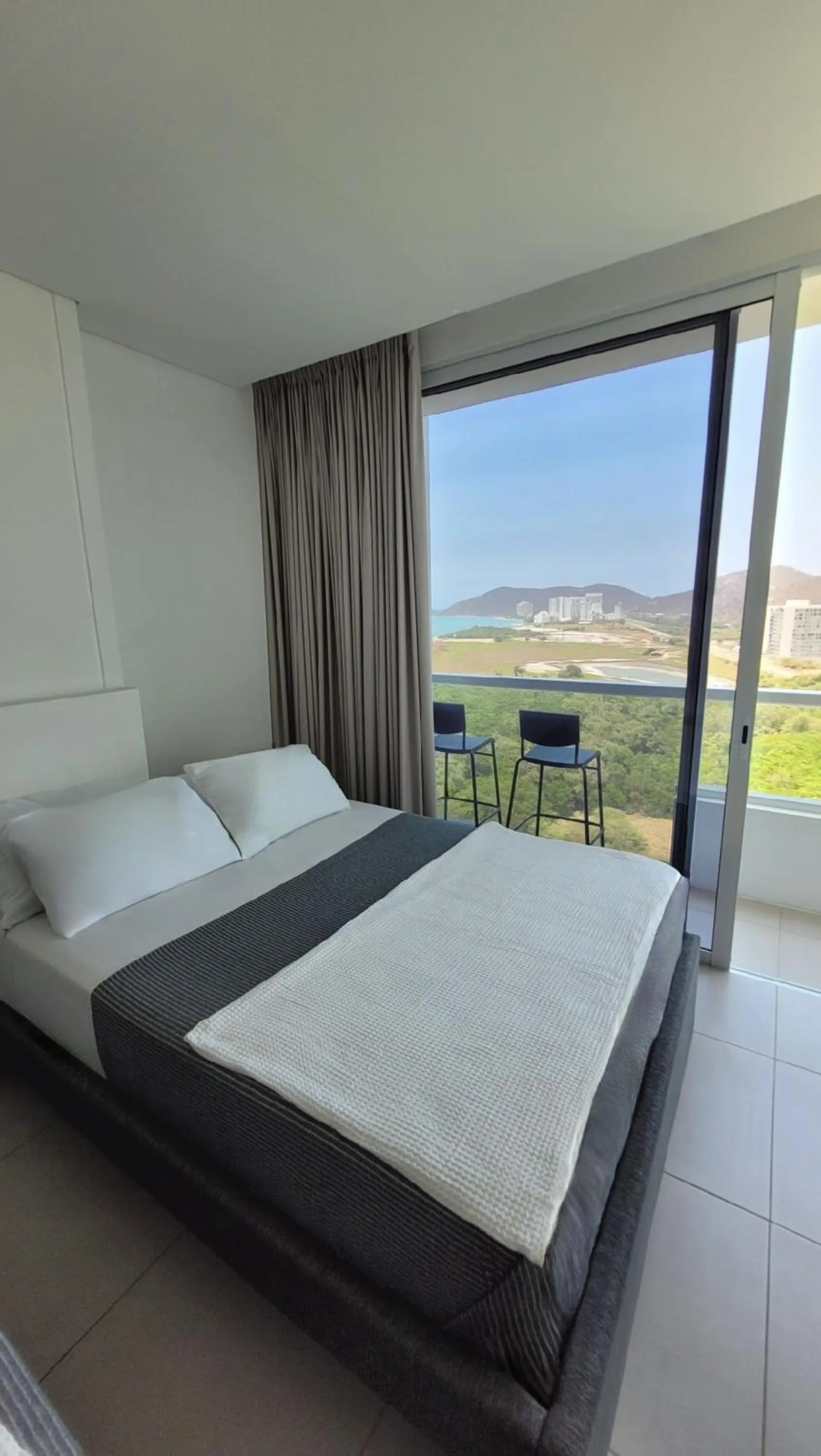 Bedroom, Bed in Hotel Porto Horizonte suite 1426