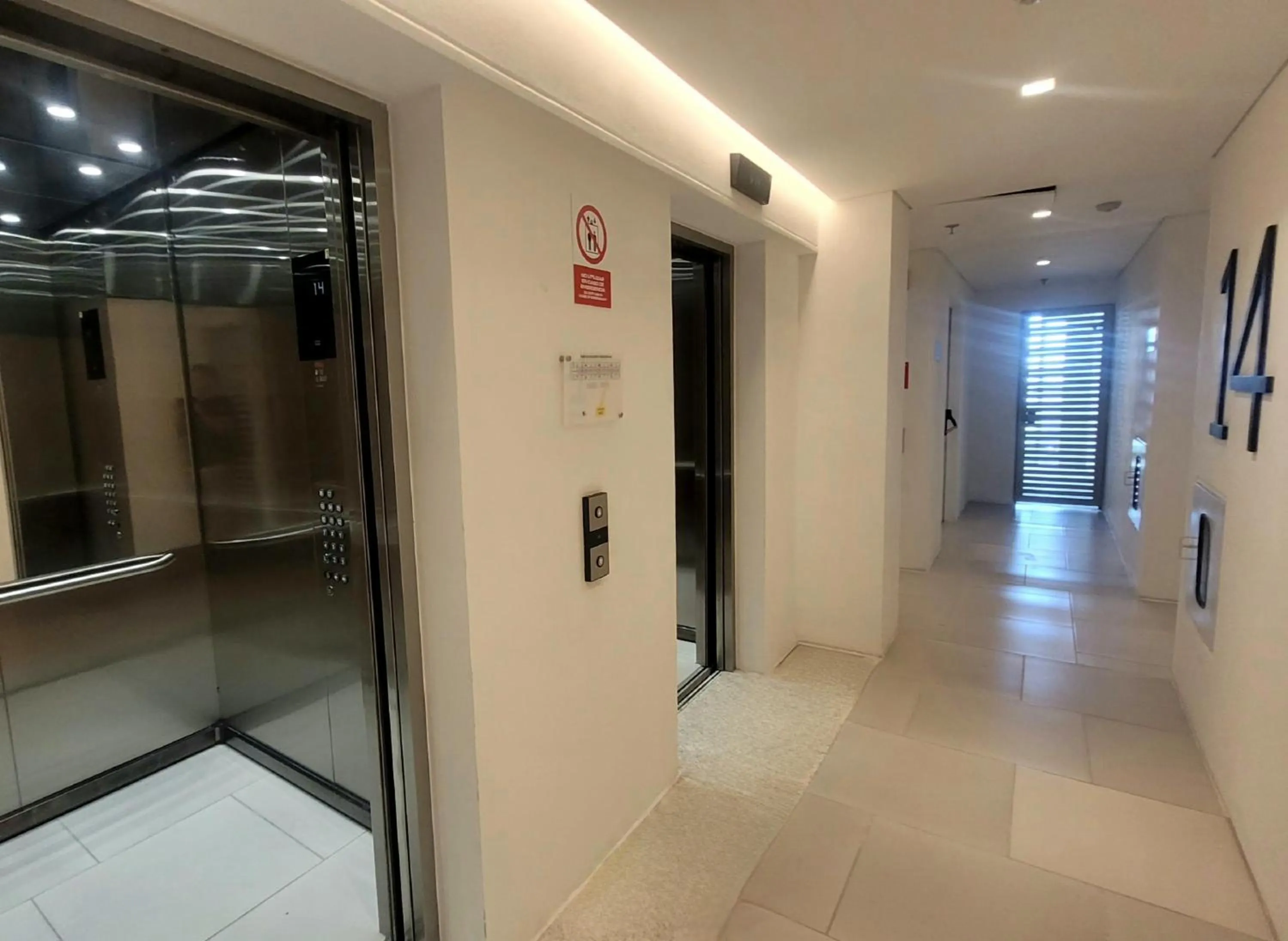 elevator in Hotel Porto Horizonte suite 1426