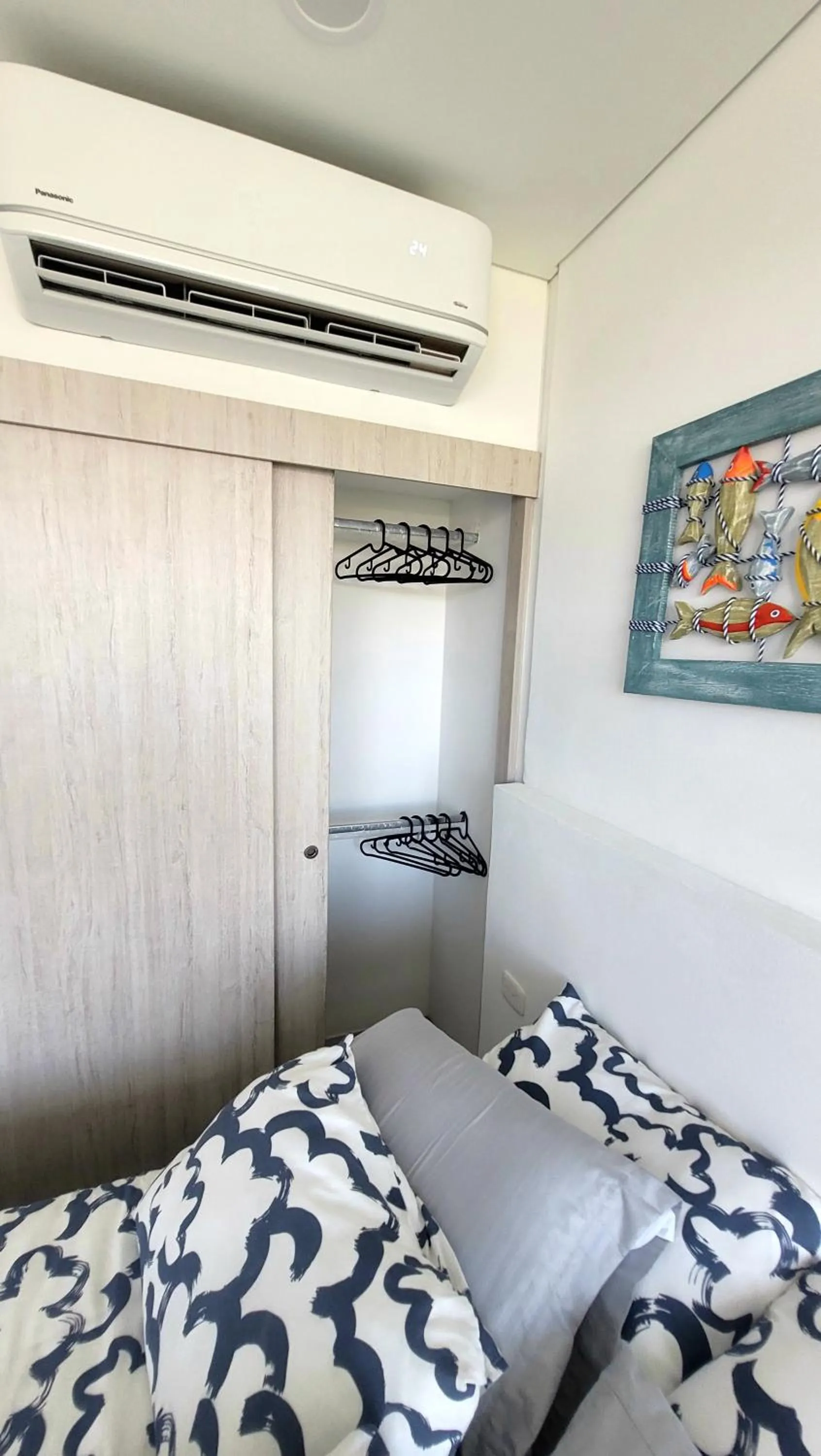 wardrobe, Bed in Hotel Porto Horizonte suite 1426