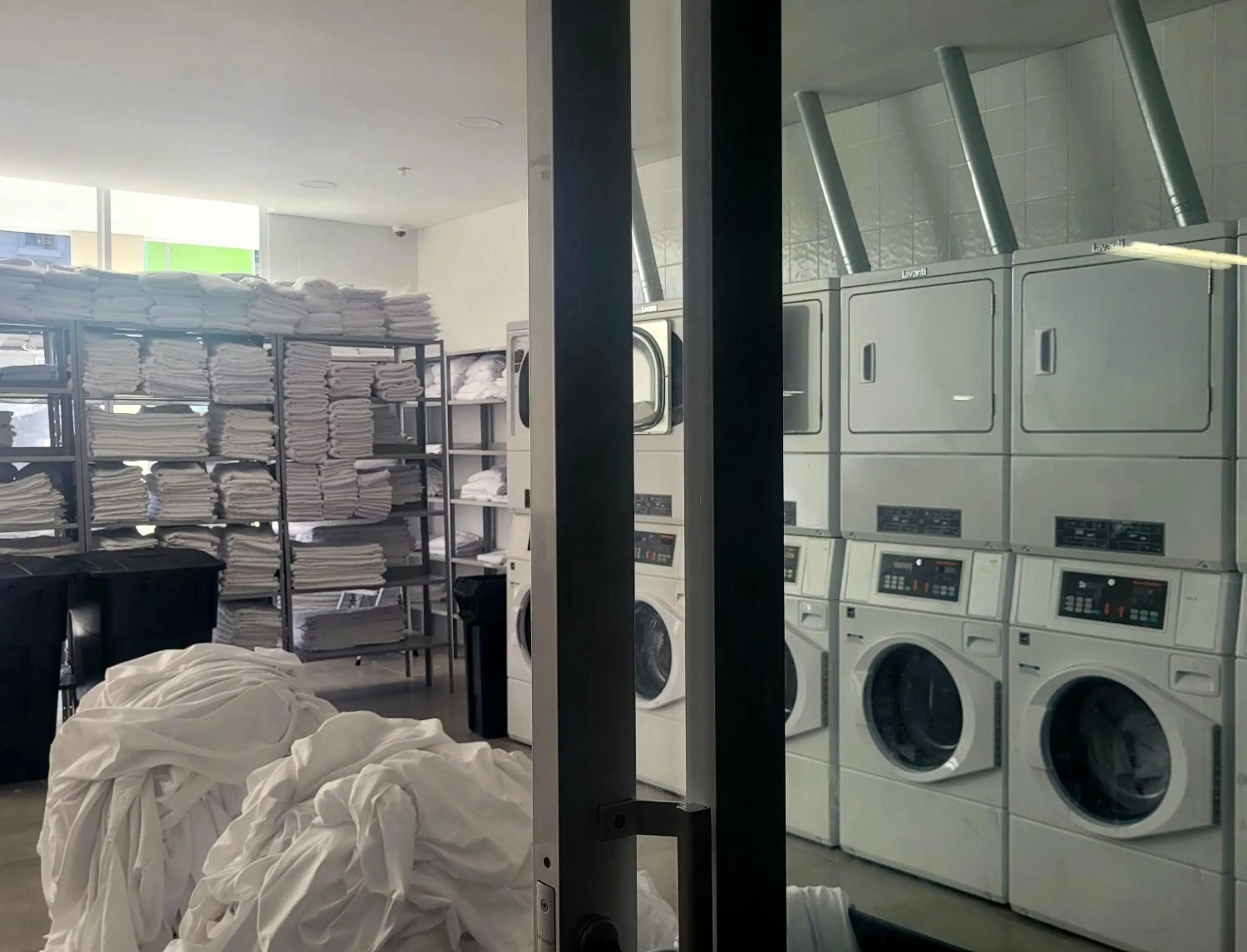 washing machine in Hotel Porto Horizonte suite 1426