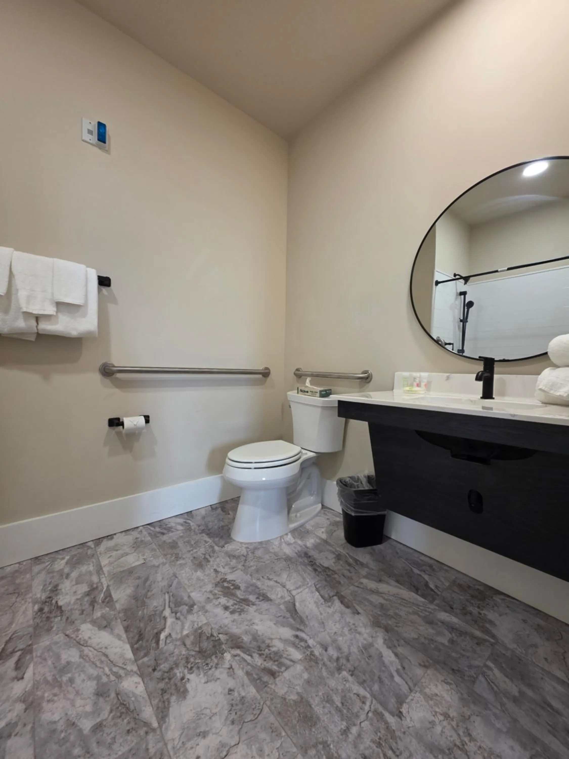 Double Room - Disability Access in Historic Griffin Hotel