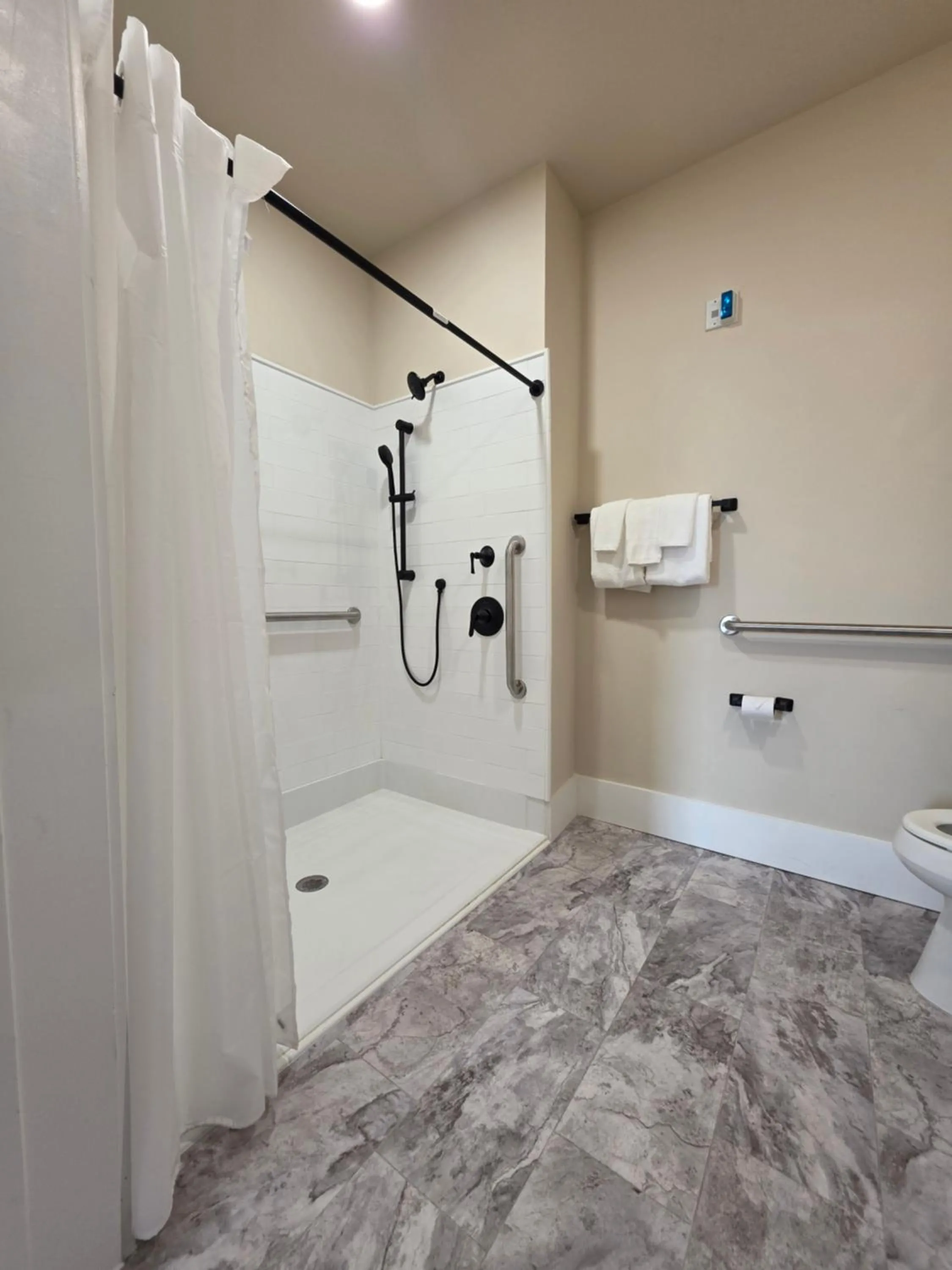 Double Room - Disability Access in Historic Griffin Hotel